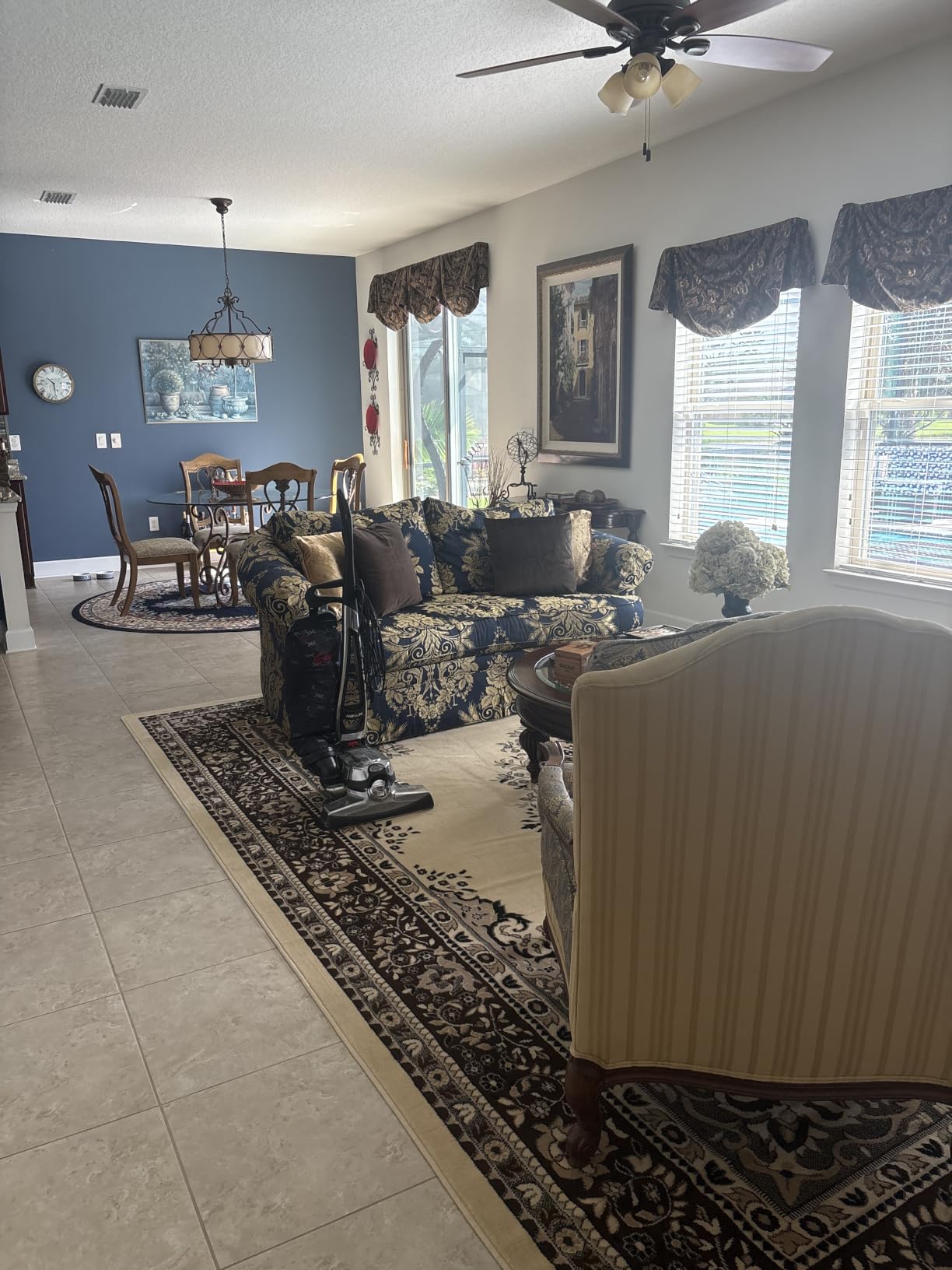 Unique Loom Reza Collection Traditional Persian Style Area Rug, 6 x 9 ft, Black/Beige customer photo 1