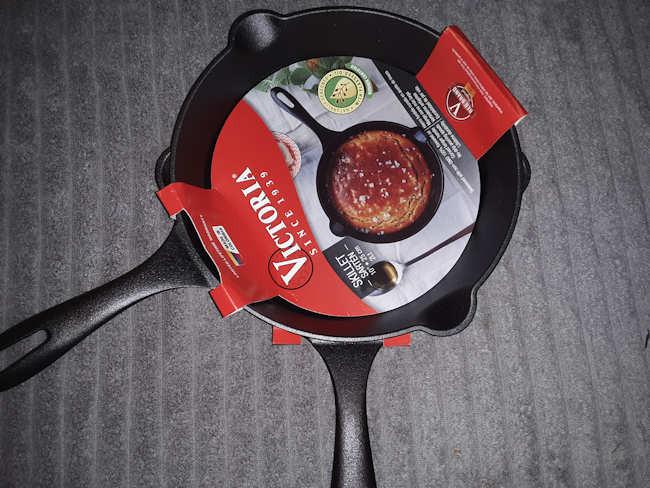 Victoria 12-Inch Cast Iron Skillet, Pre-Seasoned Cast-Iron Frying Pan with Long Handle, Made in Colombia customer photo 1