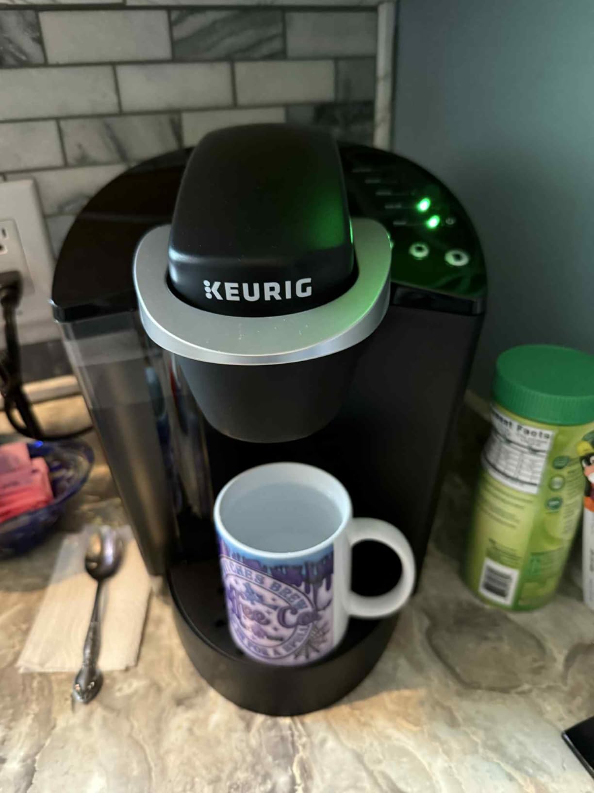 Keurig K-Classic Single Serve K-Cup Pod Coffee Maker, with 3 Brew Sizes, 48oz Removable Reservoir, Black customer photo 1