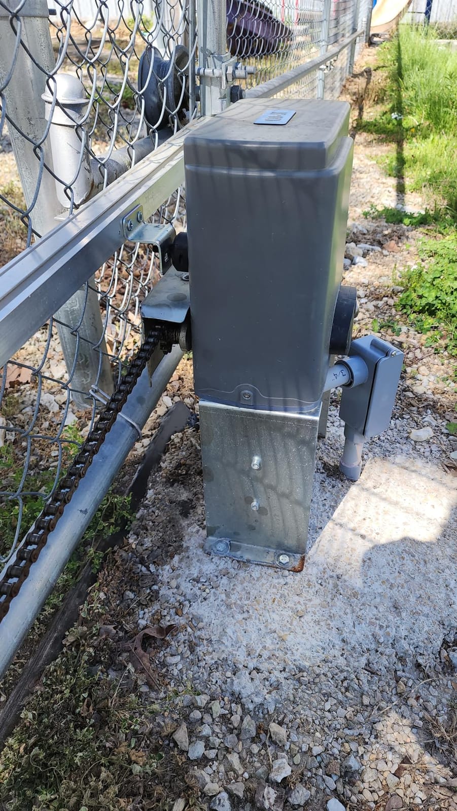 CO-Z Automatic Sliding Gate Opener 1400 lb 40 ft Gates 110V Chain Drive | Easy Installation, Includes Hardware, 20 ft #41 Chain, 2 Remotes, Infrared Sensor Compatible (Sold Separately) customer photo 2