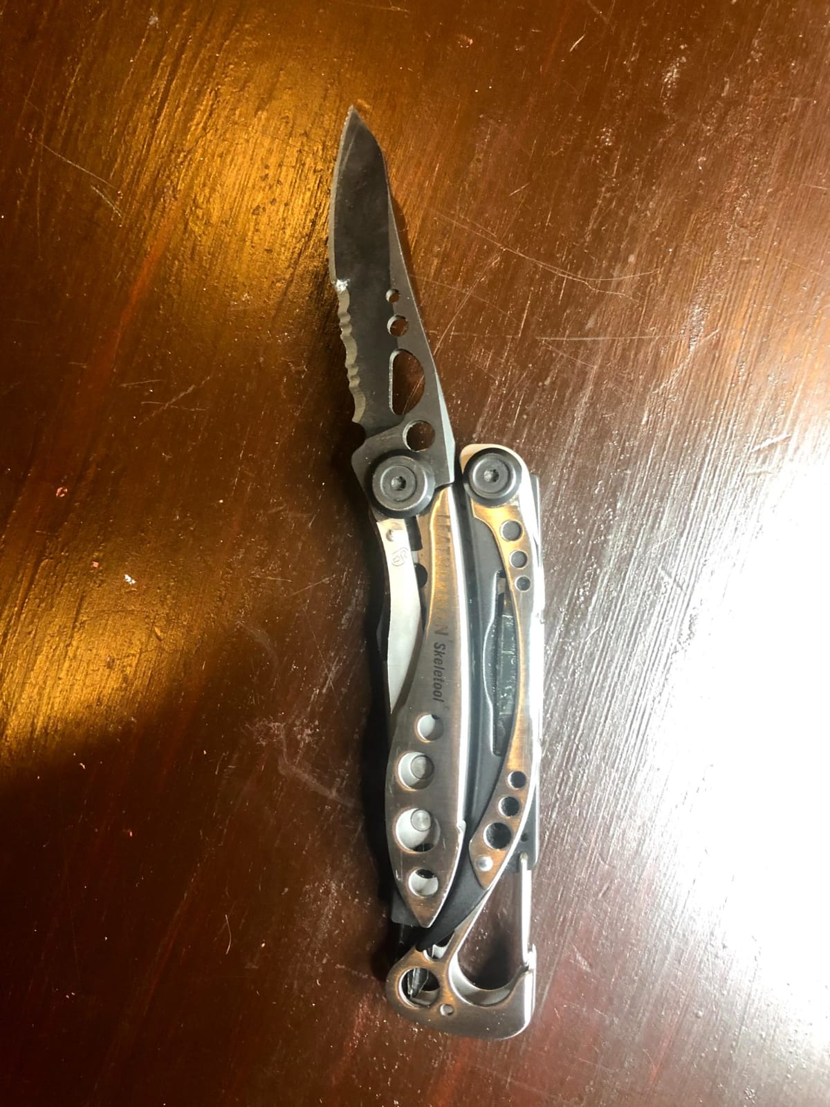 LEATHERMAN Skeletool 7-in-1 Lightweight Multi-Tool, Stainless Steel | Open-Frame Design with Carabiner Clip, Needlenose Pliers, Combo Knife & Bottle Opener for EDC & Outdoors customer photo 1