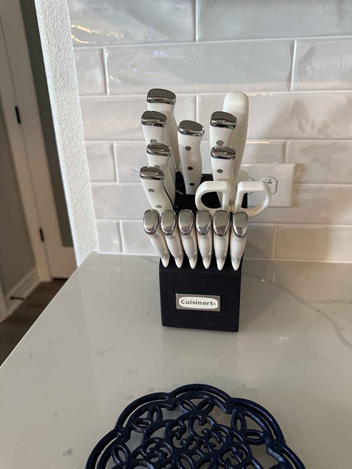 Cuisinart 15-Piece Knife Set with Block, High Carbon Stainless Steel, Forged Triple Rivet, White, C77WTR-15P customer photo 1
