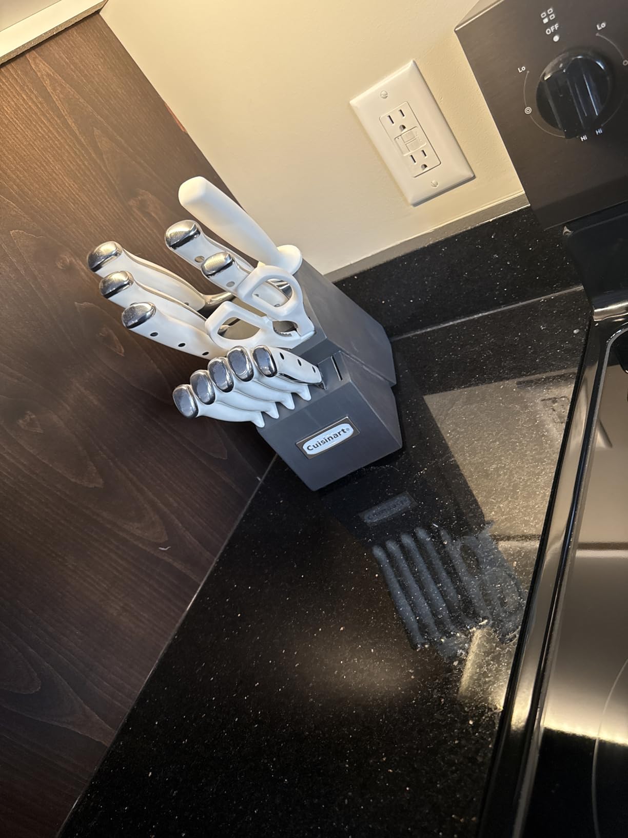 Cuisinart 15-Piece Knife Set with Block, High Carbon Stainless Steel, Forged Triple Rivet, White, C77WTR-15P customer photo 2