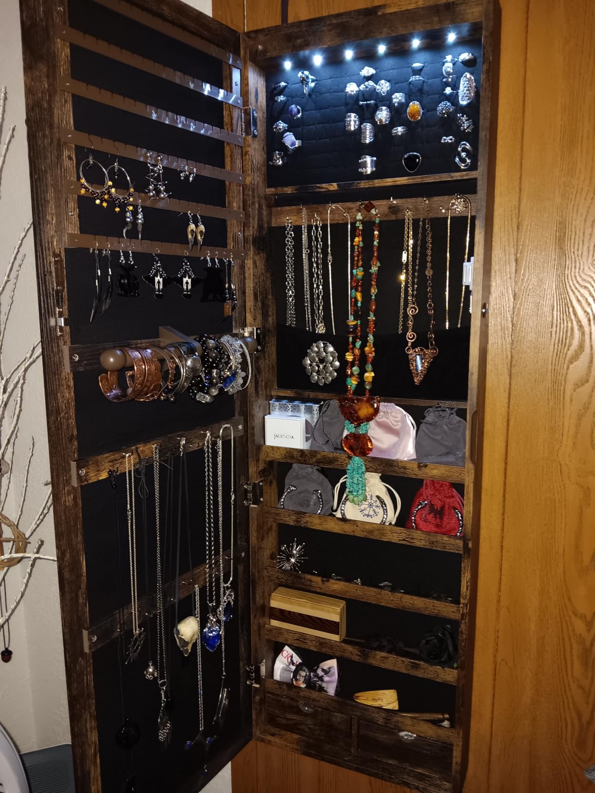 SONGMICS 6 LEDs Mirror Jewelry Cabinet, 47.2-Inch Tall Lockable Wall or Door Mounted Jewelry Armoire Organizer with Mirror, 2 Drawers, 3.9 x 14.6 x 47.2 Inches, White UJJC93W customer photo 1