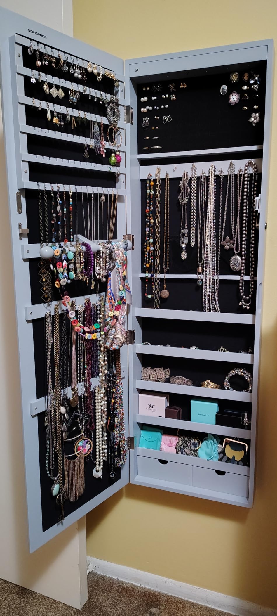 SONGMICS 6 LEDs Mirror Jewelry Cabinet, 47.2-Inch Tall Lockable Wall or Door Mounted Jewelry Armoire Organizer with Mirror, 2 Drawers, 3.9 x 14.6 x 47.2 Inches, White UJJC93W customer photo 2