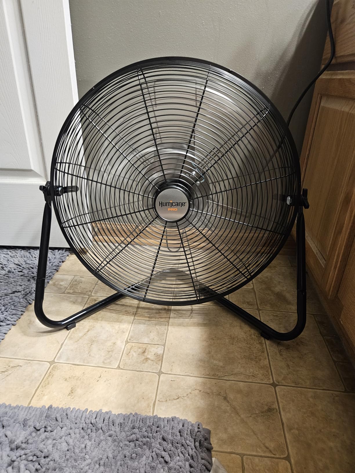 Hurricane Pro High Velocity Metal Blade Floor Fan, 3 Speeds, Black, 20in | Corded Electric Air Cooling Unit w/ 5300 CFM Airflow for Home, Greenhouses, Garages, Gyms & Workshops customer photo 1