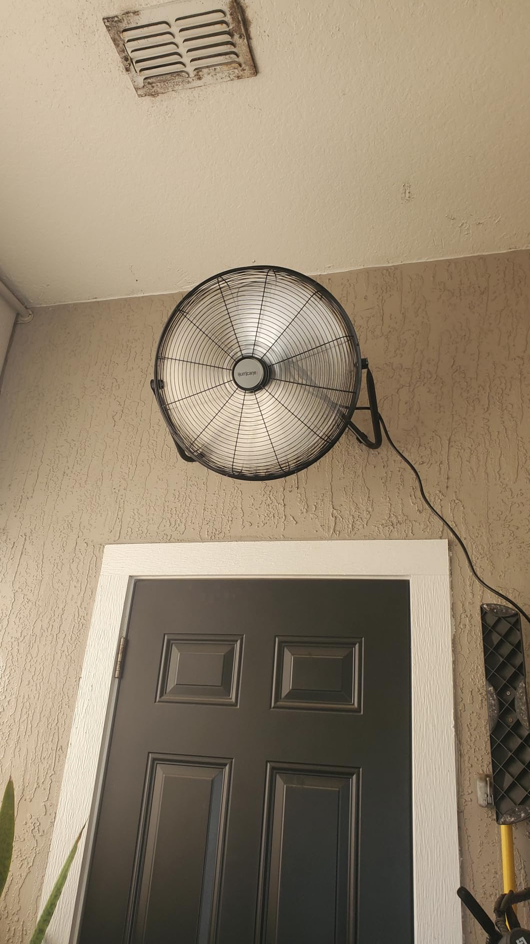 Hurricane Pro High Velocity Metal Blade Floor Fan, 3 Speeds, Black, 20in | Corded Electric Air Cooling Unit w/ 5300 CFM Airflow for Home, Greenhouses, Garages, Gyms & Workshops customer photo 2