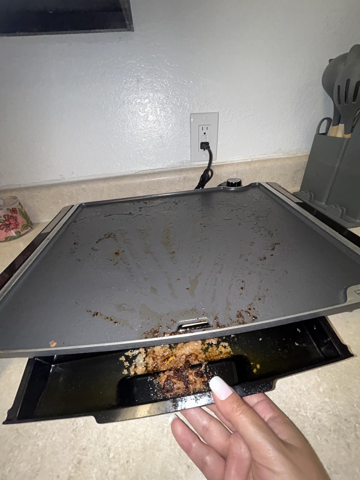 Presto 07073 Tilt-N-Fold X-Large Electric Griddle customer photo 2