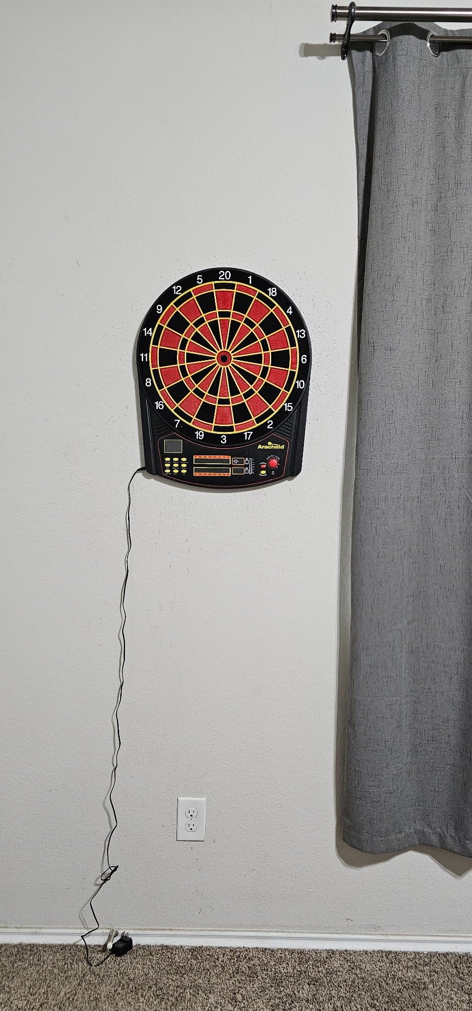 Arachnid Cricket Pro 450 Electronic Dartboard customer photo 2