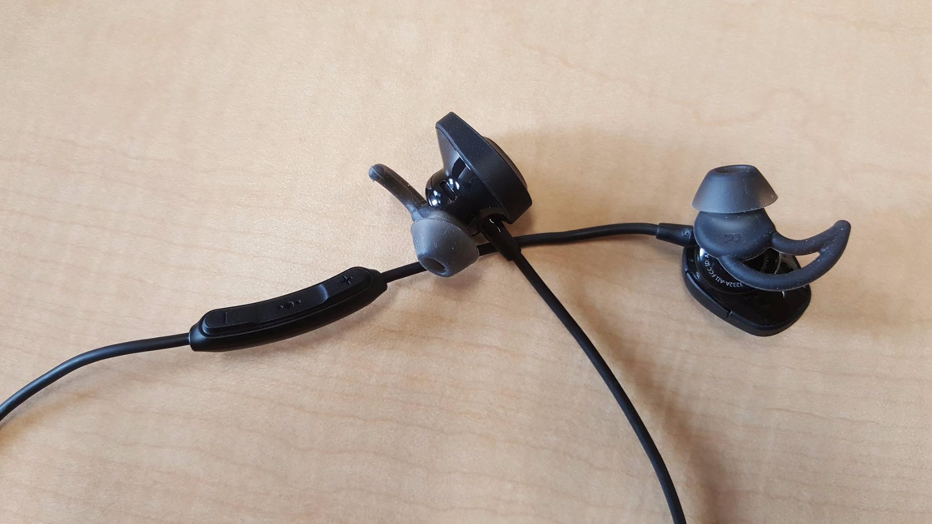 Bose SoundSport, Wireless Earbuds, (Sweatproof Bluetooth Headphones for Running and Sports), Black customer photo 1