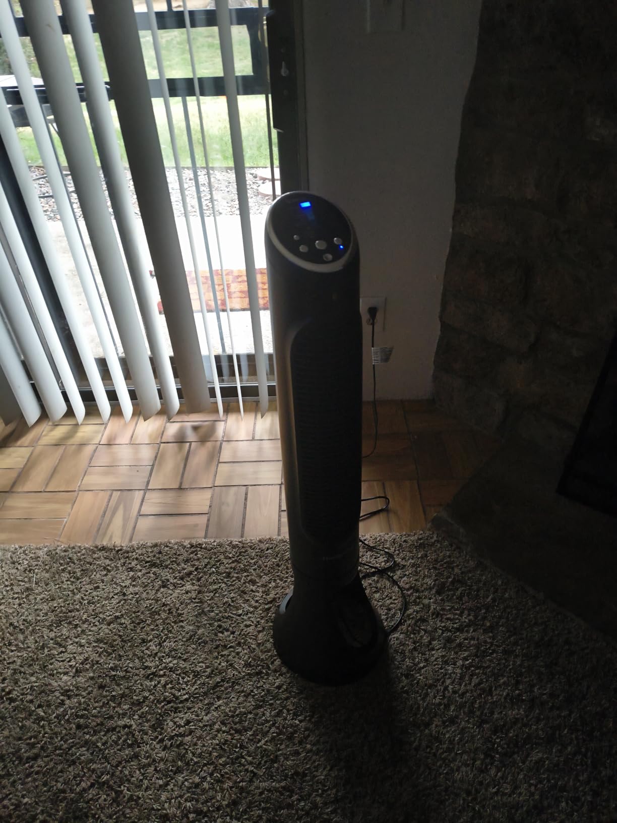 Honeywell QuietSet Whole Room Tower Fan, Oscillating Tower Fan with Remote, Black, HYF290B customer photo 1