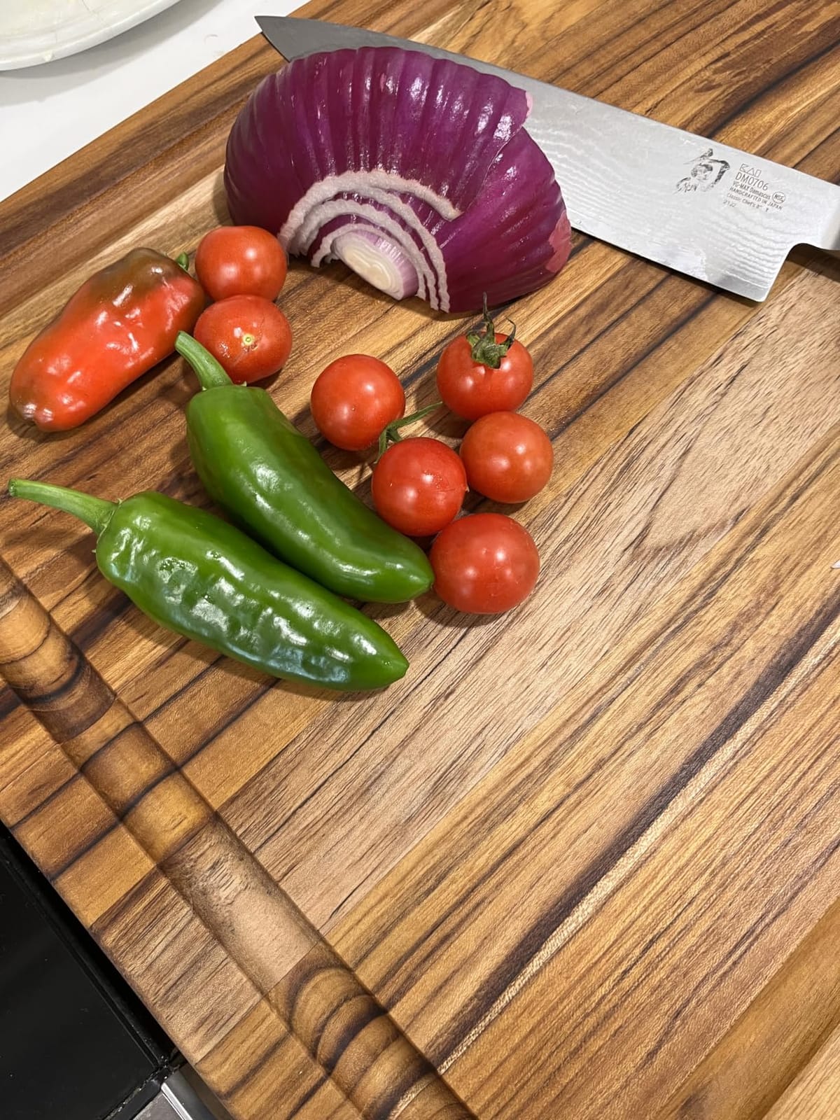 Teakhaus Carving Board with Juice Groove - Large (L) Teak Wood Cutting Board 20L x 15W x 1.5 Thick - Sustainably Harvested & FSC Certified - Knife Friendly with Beeswax Oil Finish customer photo 2