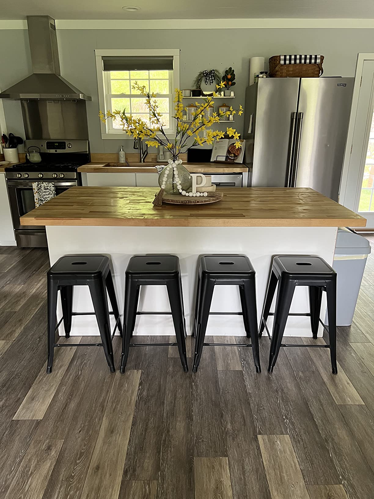 FDW Metal Bar Stools Set of 4 Counter Height Bar Stools 24 Inches Industrial Bar Chairs Patio Stool Stackable Backless Stool Indoor Outdoor Metal Kitchen Stools Bar Chairs (Black, 24