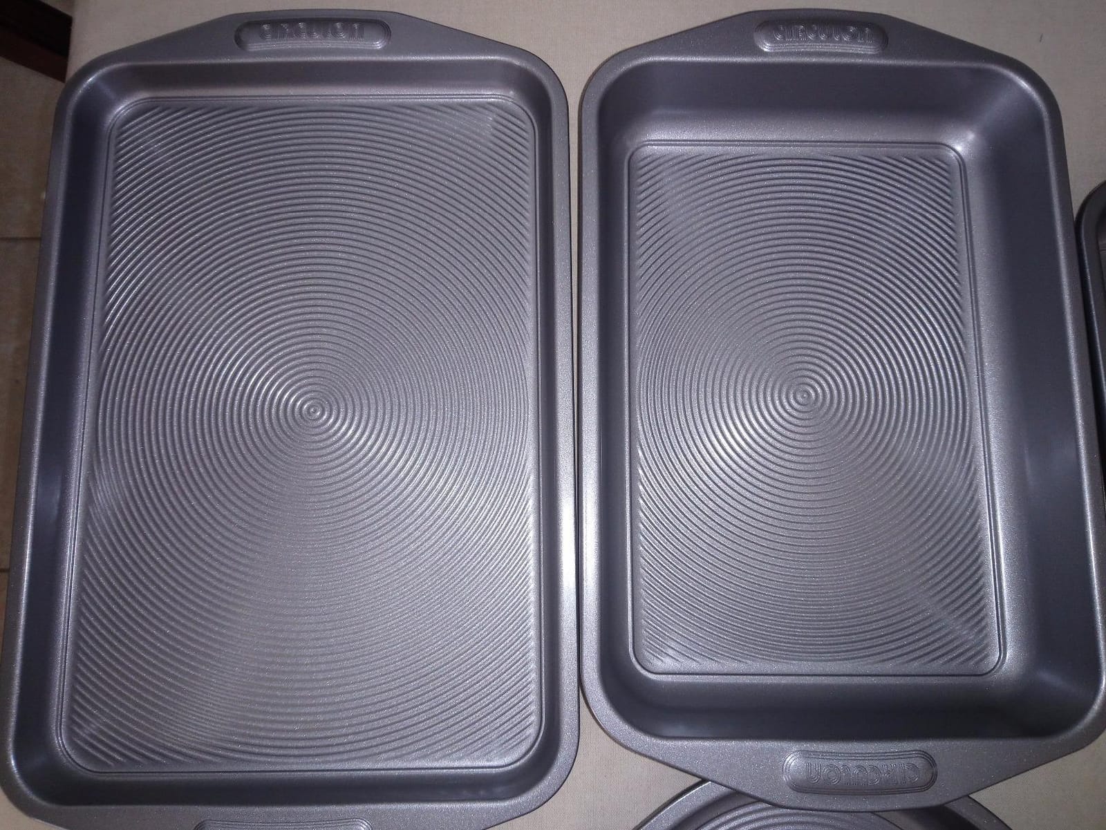 Circulon Total Nonstick Bakeware Set, Metal Baking Pans Set, 10-Piece, Gray customer photo 2
