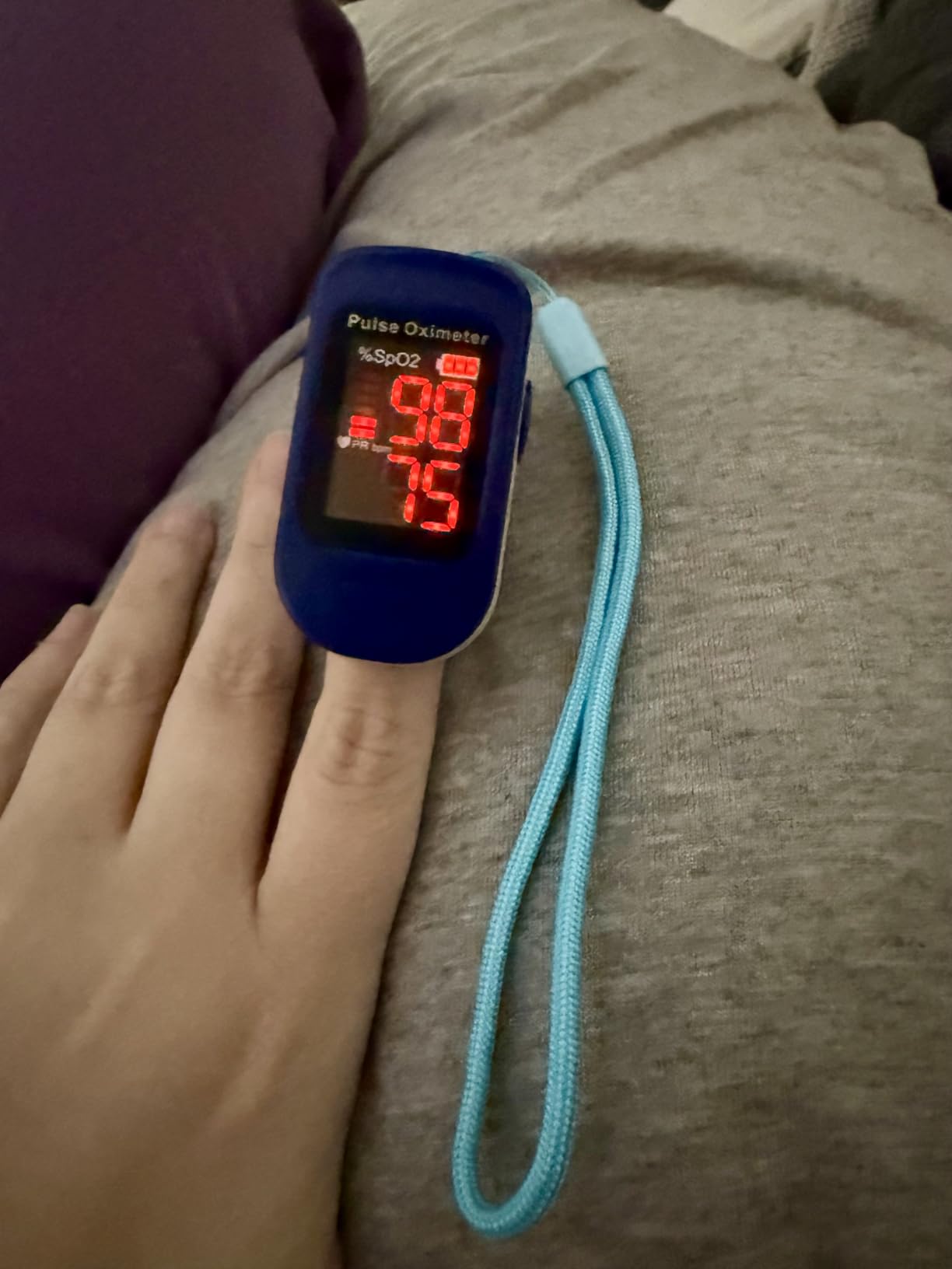 Zacurate 500BL Fingertip Pulse Oximeter Blood Oxygen Saturation Monitor with Batteries Included (Navy Blue) customer photo 2