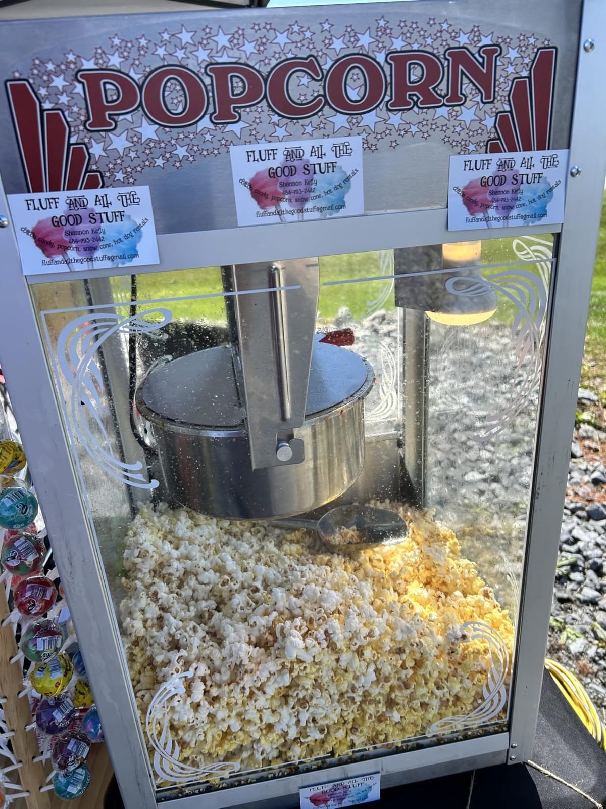 Majestic 16oz Popcorn Machine | Electric Popcorn Popper Machine, Makes 96 Cups, with Stainless Steel Kettle, Scoop, Measuring Cups, Serving Bags and Buckets customer photo 2