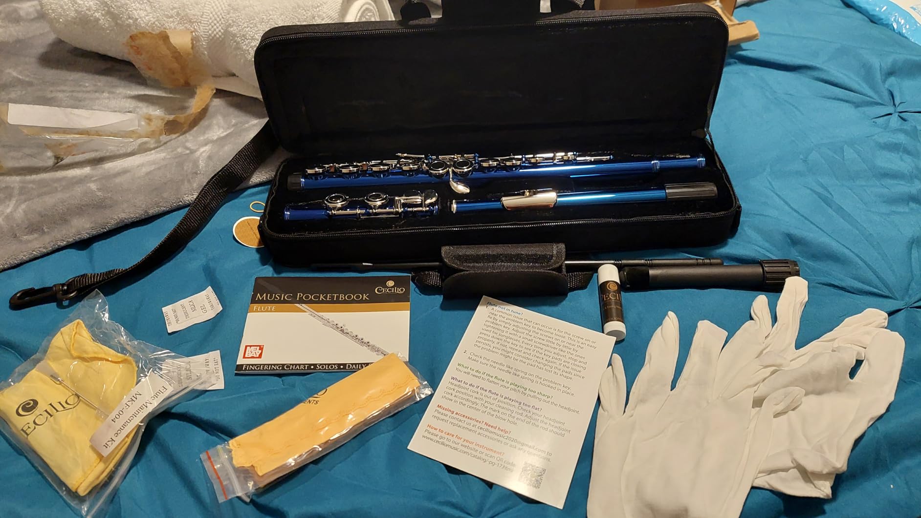 Mendini By Cecilio Flute - 16 Keys Closed Hole C Flute Instrument For Beginners with Carrying Case, Cork Grease, Stand, Lesson Book, Cleaning Kit, Gloves (Nickel) customer photo 2