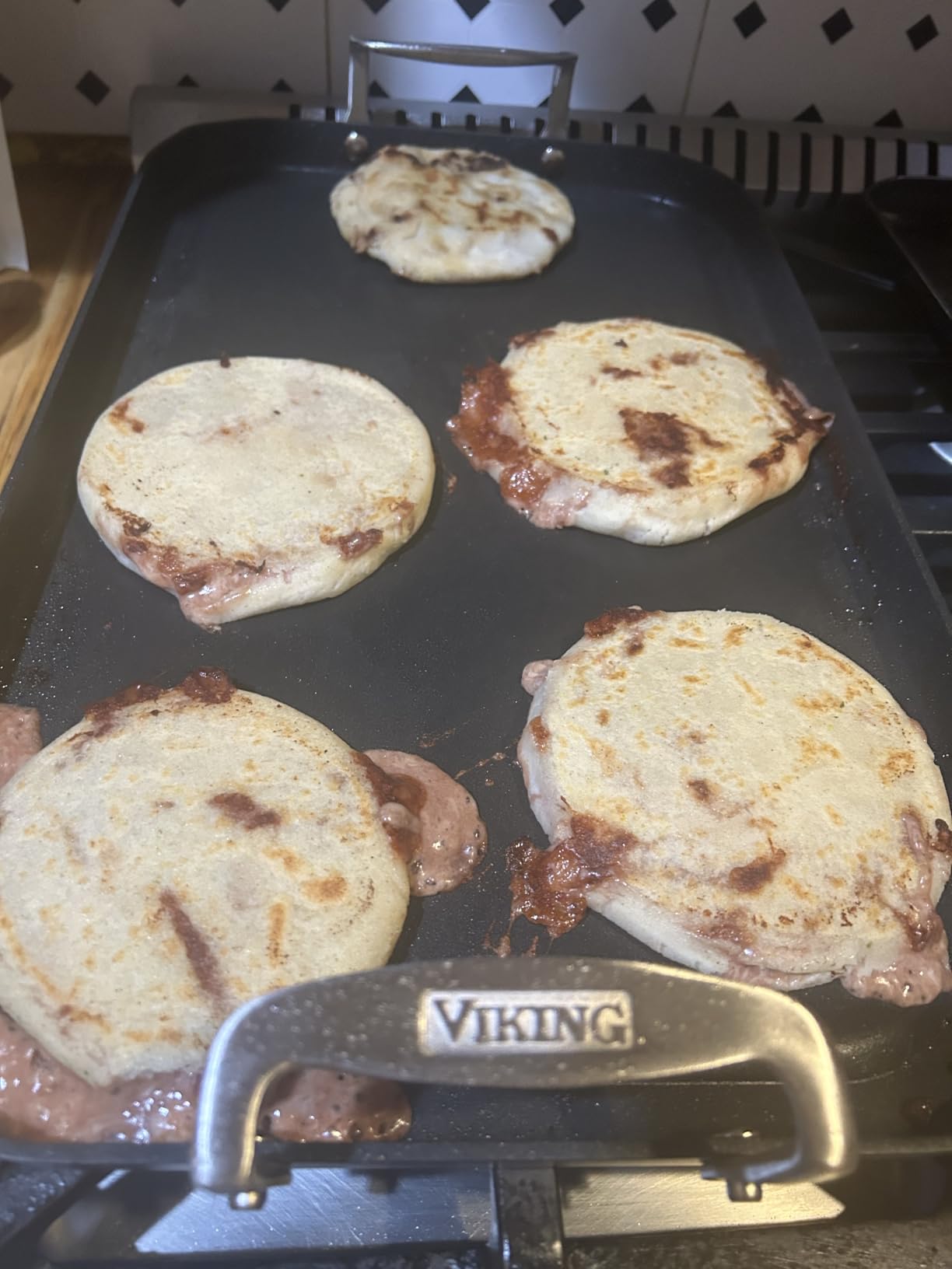Viking Nonstick Double Burner Griddle, 19 x 11 Inch Hard Anodized Kitchen Grill Pan customer photo 1