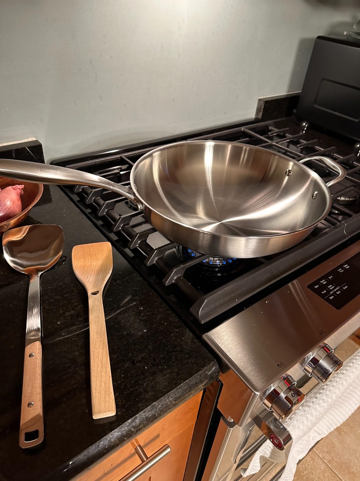 Willow & Everett Stainless Steel Flat Bottom Wok Pan, Professional Traditional Stir Fry Cookware with Domed Lid & Spatula customer photo 2