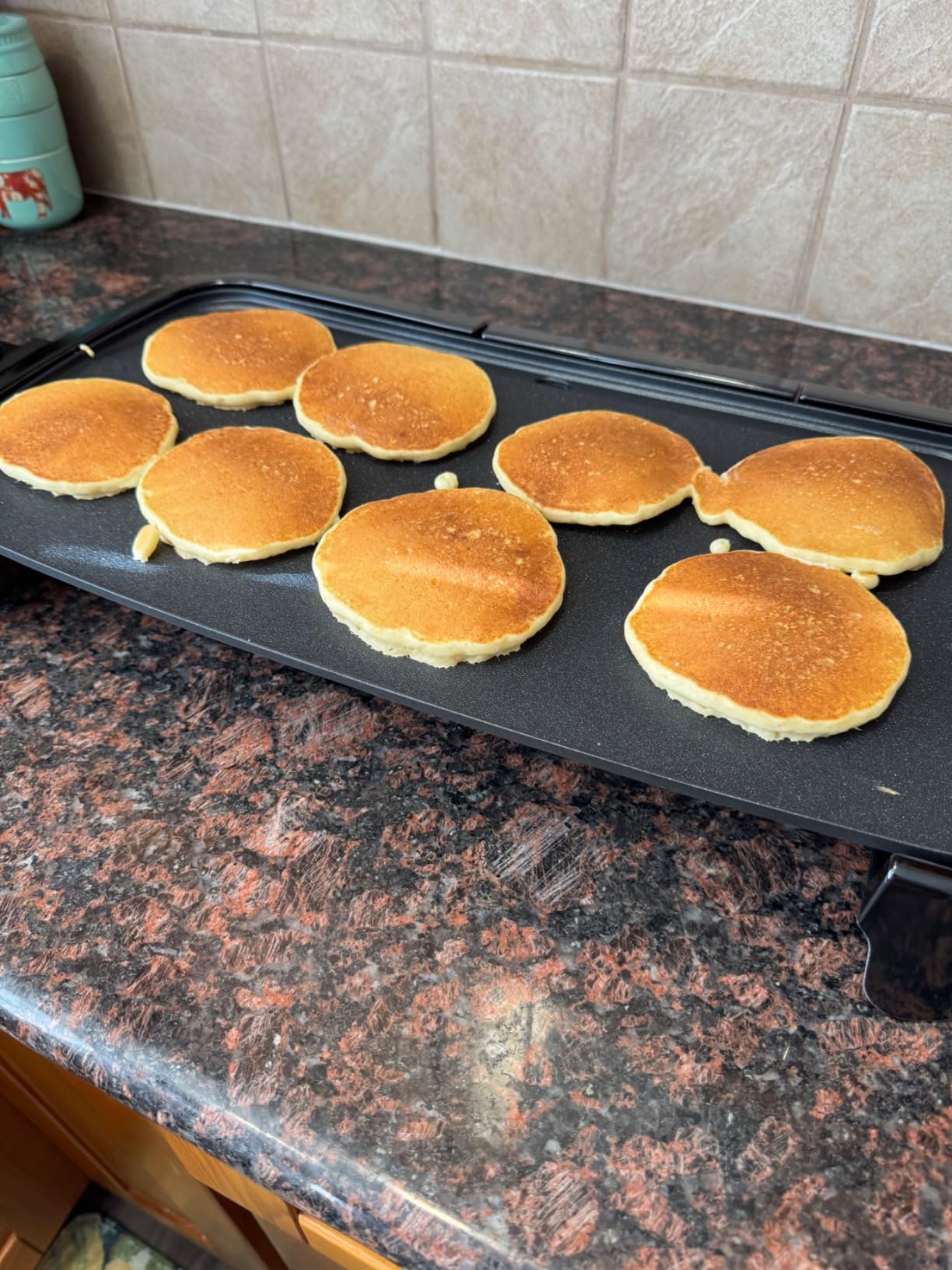 BLACK+DECKER 8-Serving Electric Griddle with Warming Tray | Family-size electric griddle with nonstick surface, warming tray and removable drip tray customer photo 2