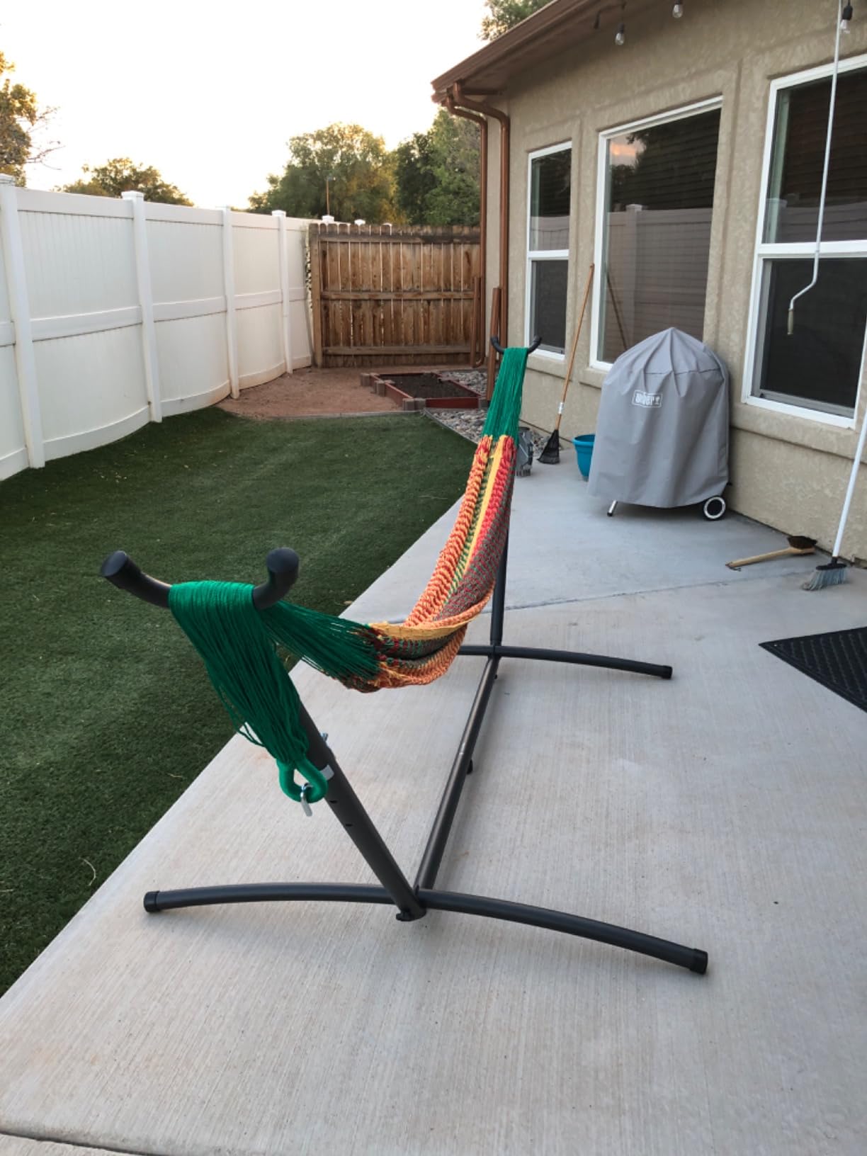 Amazon Basics 2 Person Heavy Duty Portable Sturdy Hammock Stand for Outside, Easy Assembly, Includes Carrying Case, 9 foot, Black customer photo 1