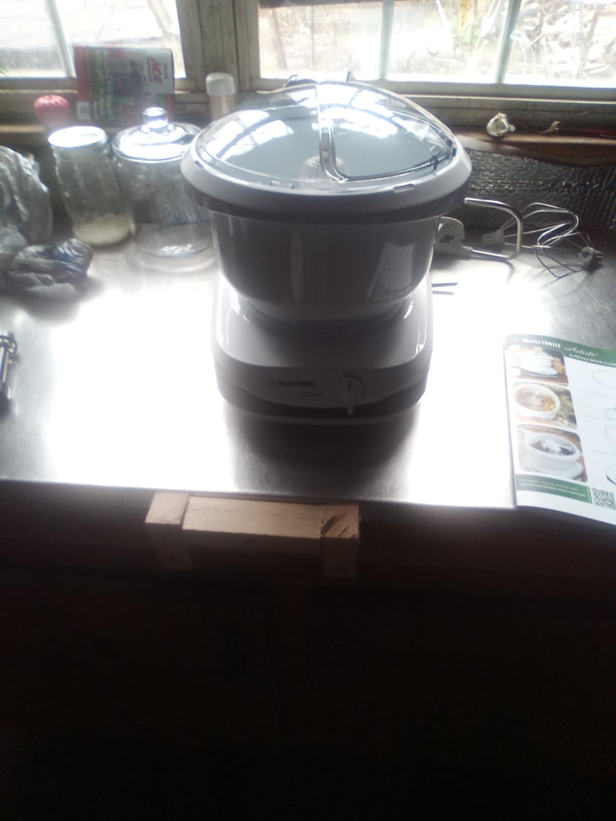 NutriMill Artiste Kitchen Electric Stand Mixer 500 Watt 6.5 Quart Bowl with Dough Hook & Wire Whips (Black Trim) customer photo 2