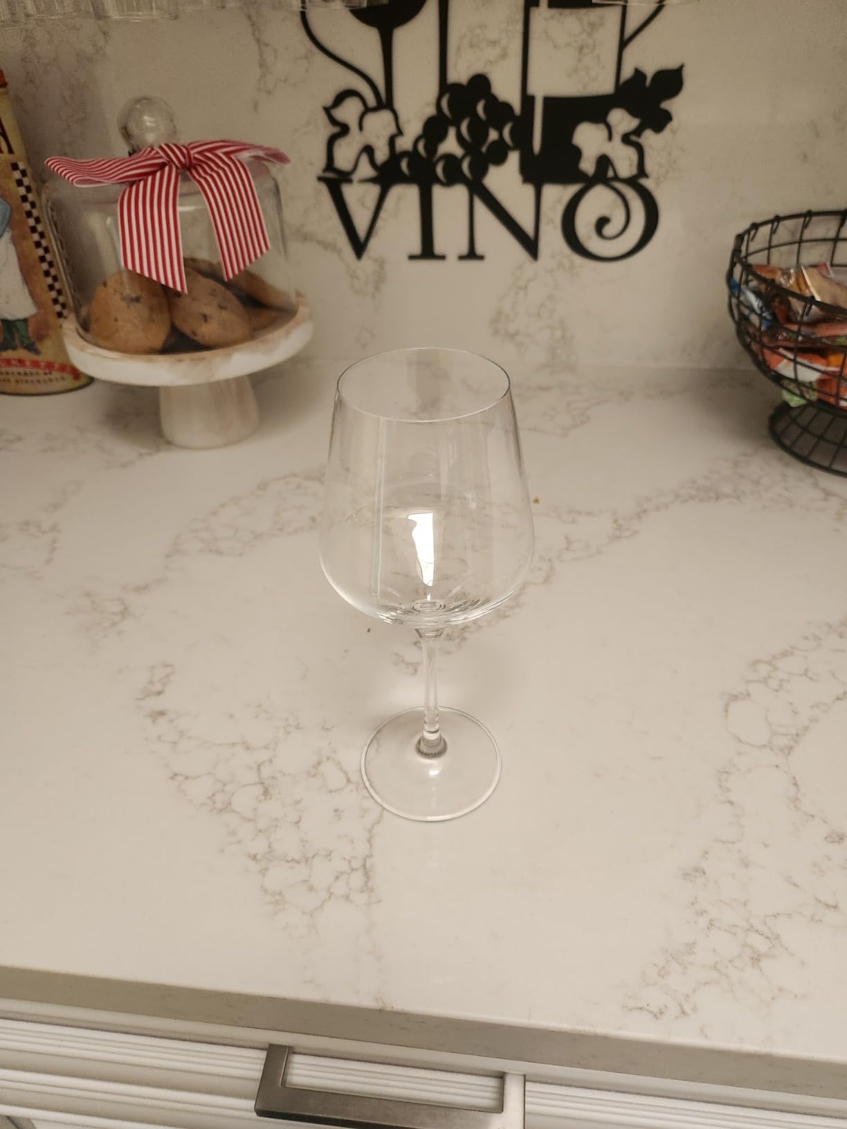 JoyJolt Layla White Wine Glasses, Set of 4 Italian Glasses, 13.5 oz Clear - Made in Europe customer photo 2