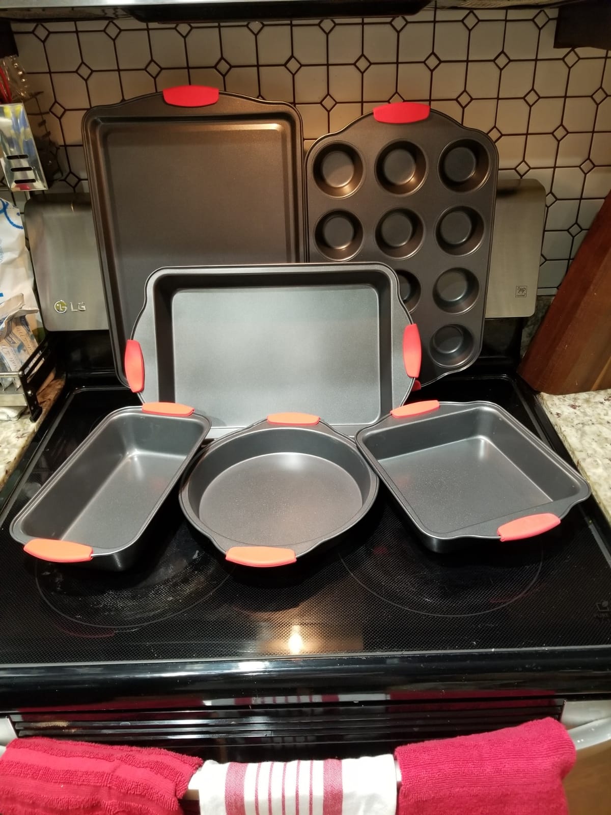 PERLLI Non-Stick 10-Piece Baking Pan Set, BPA-Free Carbon Steel Bakeware Set with Silicone Handles, Stackable Kitchen Oven Set, Cookie Sheet, Baking Tray, Baking Sheet Set, Oven Safe (446°F) customer photo 1