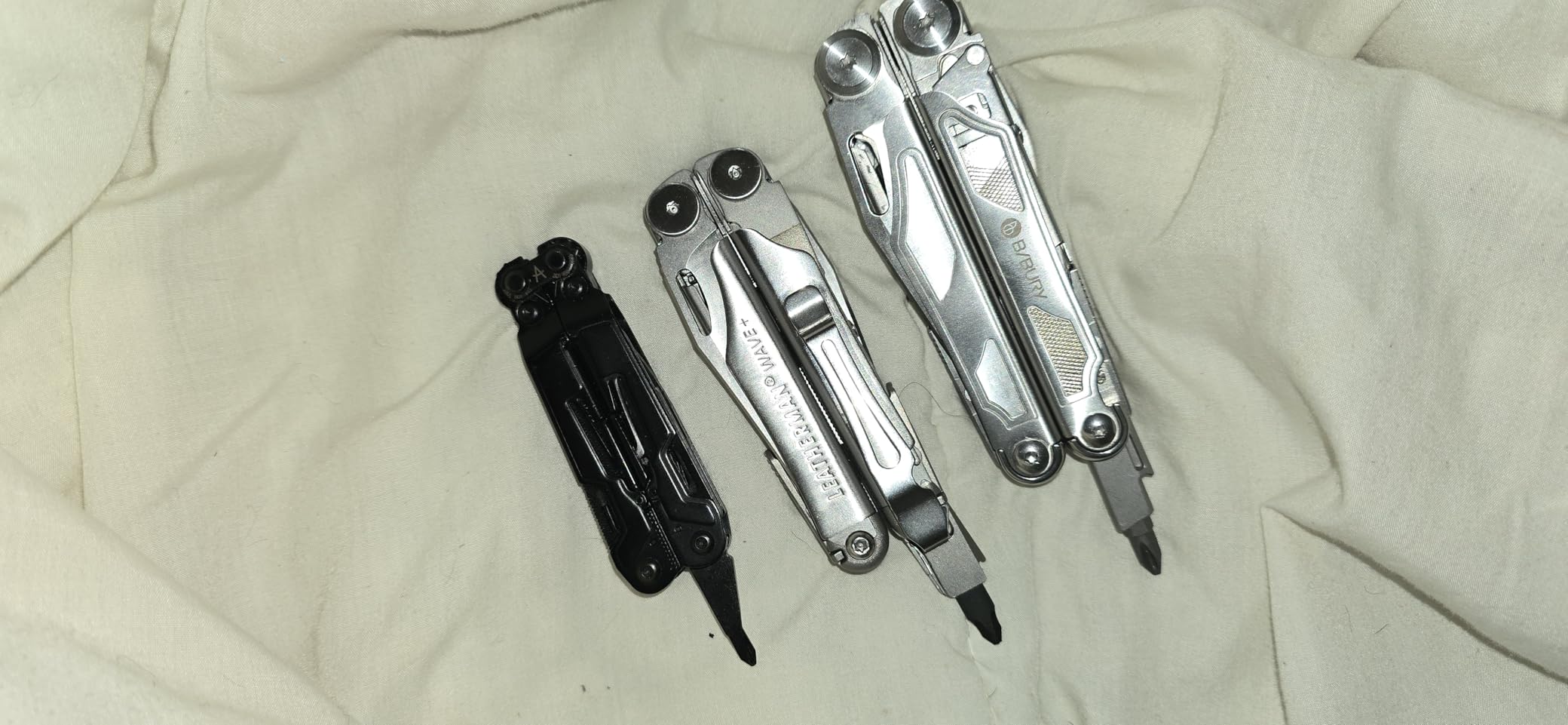 LEATHERMAN Wave Plus 18-in-1 Multi-Tool, DIY and Outdoors, Stainless Steel | Outside-Accessible Blades, Replaceable Wire Cutters, Spring-Action Scissors, Locking Tools customer photo 2