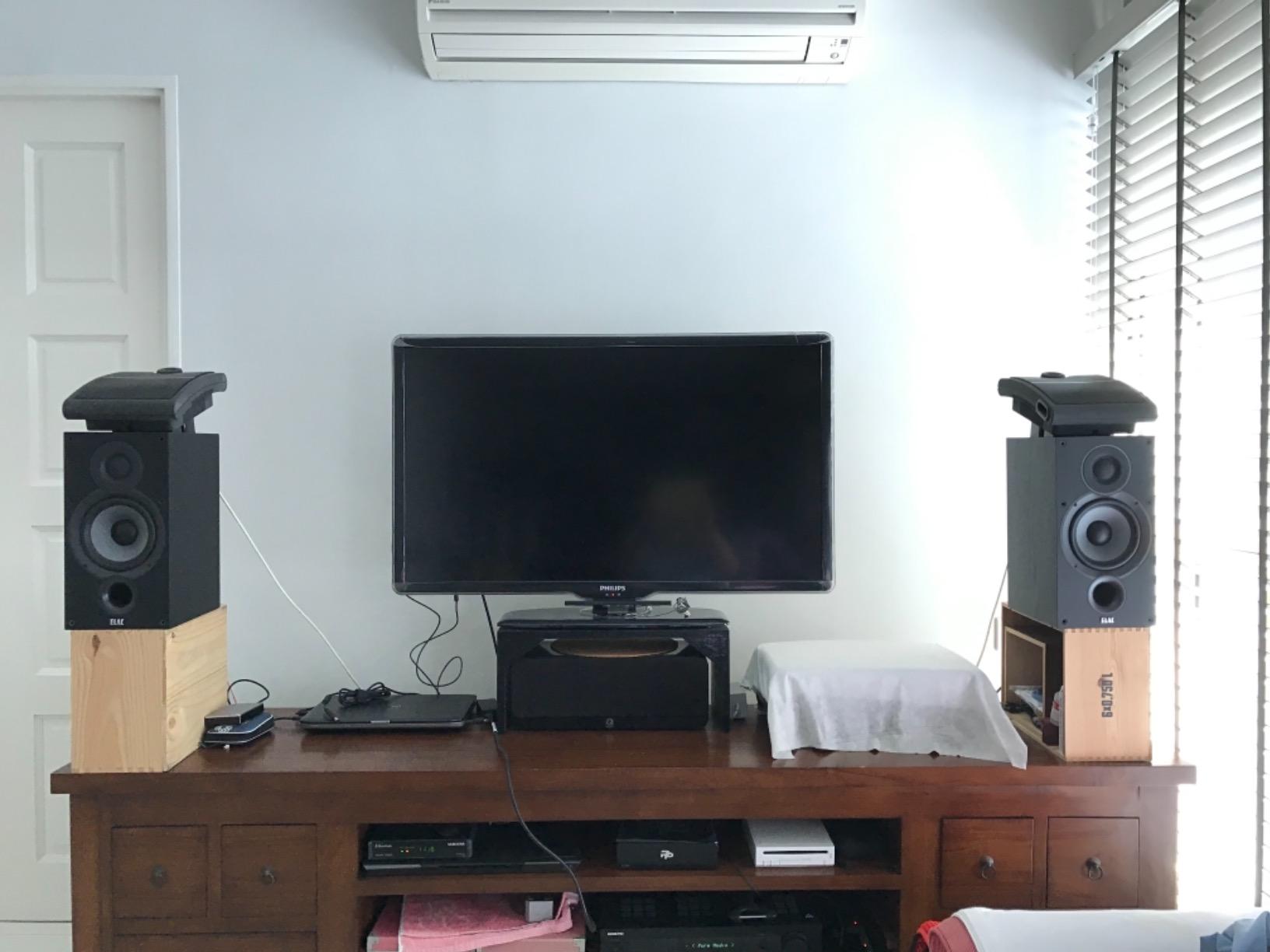 ELAC Debut 2.0 B5.2 Bookshelf Speakers, Black (Pair) - 1