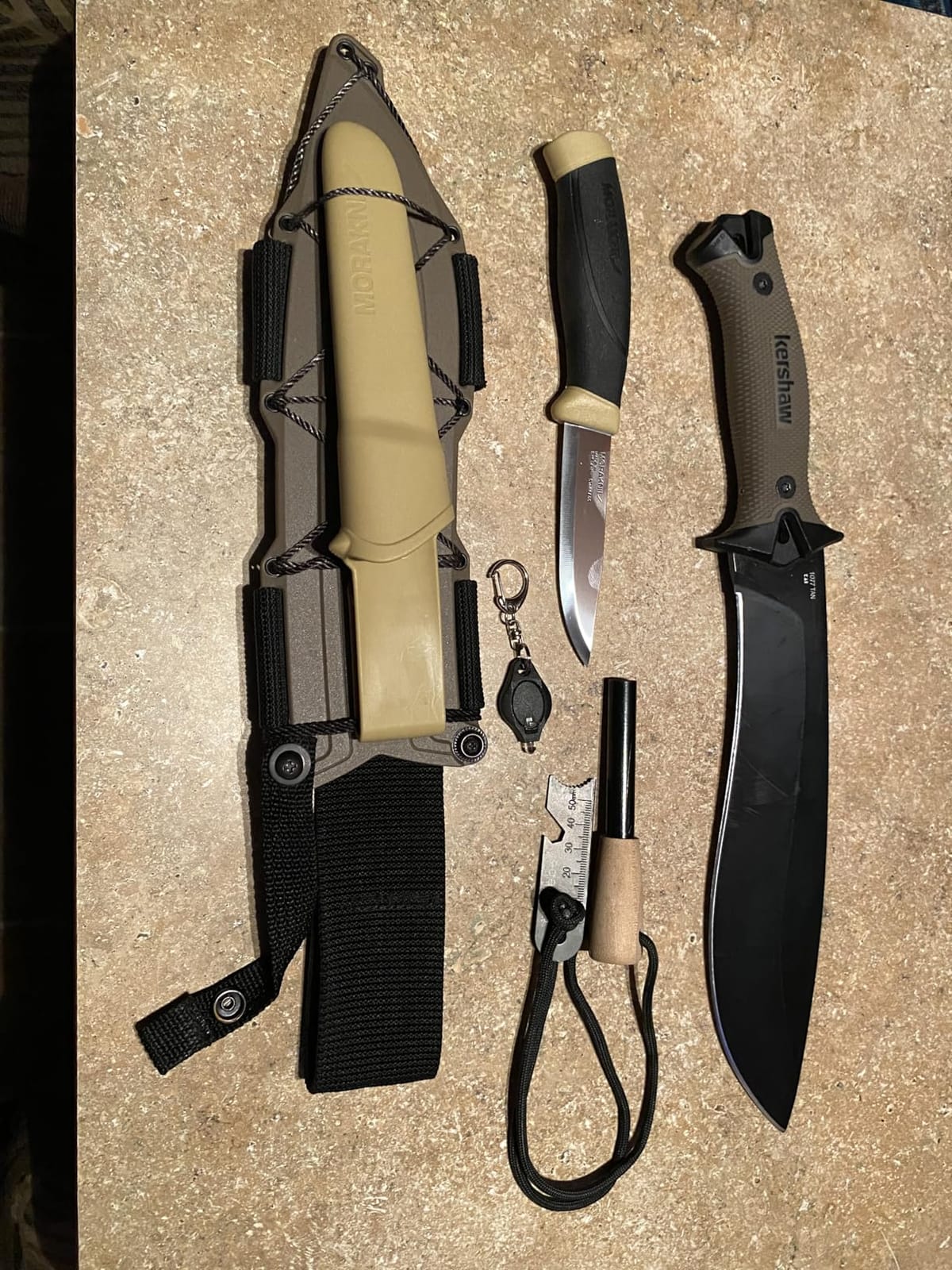 Kershaw Camp 10 Machete, Tan, 10 Inch Fixed Recurve Blade | 65Mn Carbon Tool Steel, Full-Tang Blade, Includes Sheath and Straps, Machete for Yard Work, Camping, Outdoors, Bushcraft customer photo 1