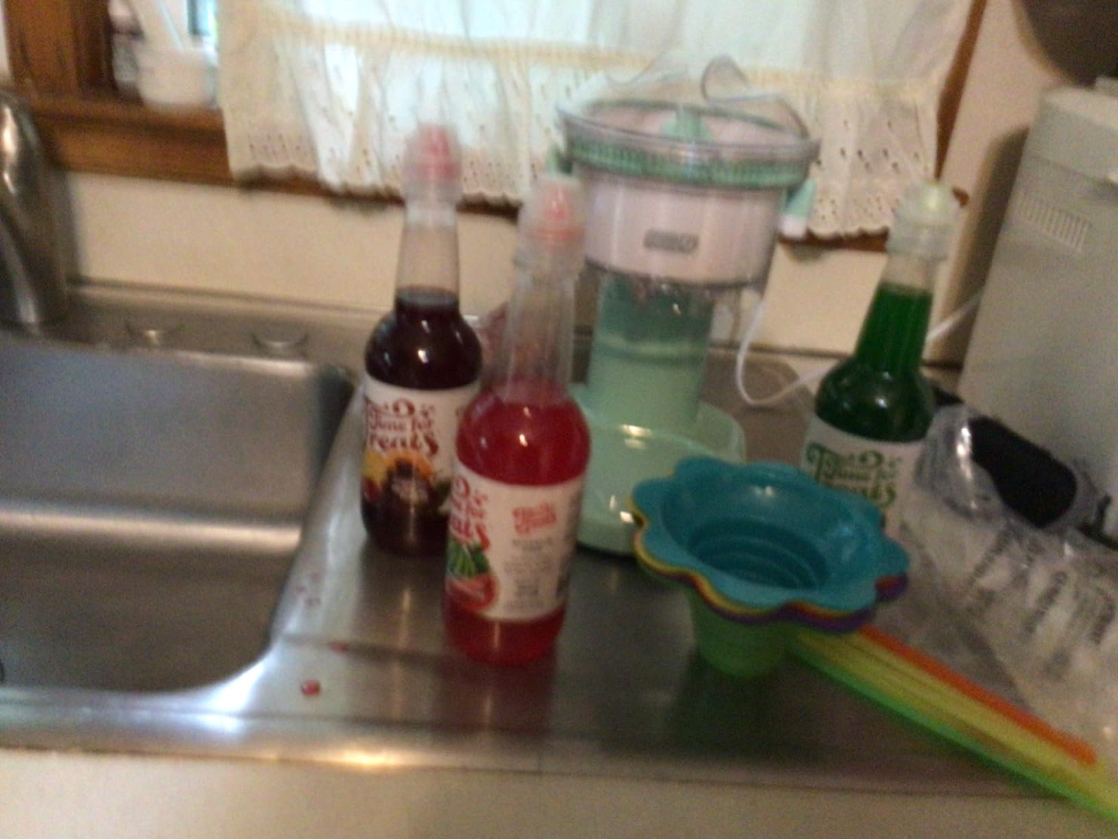 Dash Shaved Ice Maker - Frozen Dessert Maker for Snow Cones, Slushies, Cocktails & More - Easy to Use & Clean - Space-Saving Design - Aqua customer photo 2