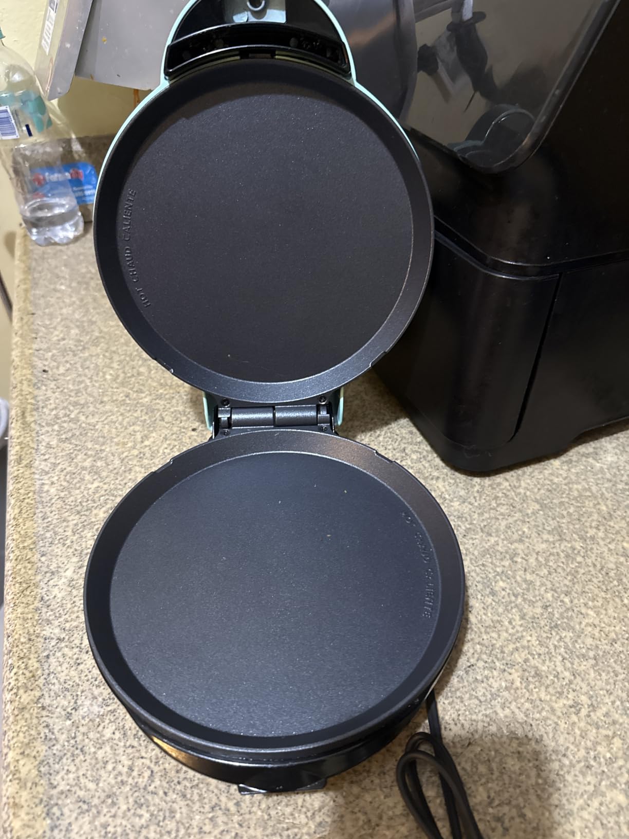 Dash Round Express Electric - Pancake Maker & Eggs Griddle System - Healthy Breakfast Maker - Quick Heat-Up & Easy Cleanup - nonstick surface - Red customer photo 1