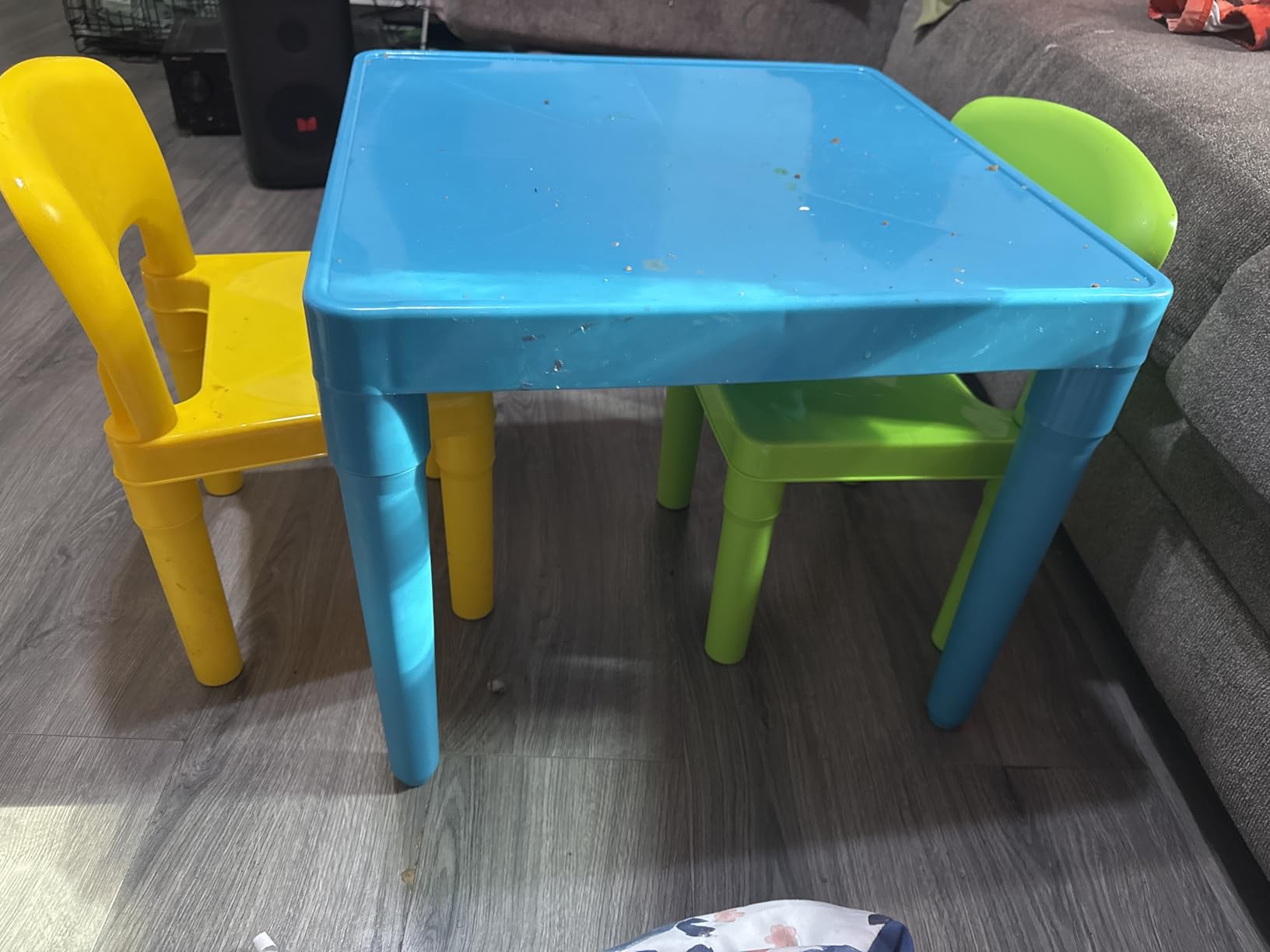 Humble Crew Kids Plastic Table and Chair Set, Toddler Activity Table with 2 Chairs, Lightweight Easy-Clean Kids Desk for Play, Snacks & Crafts, Indoor Outdoor Playroom Furniture, Aqua/Green/Yellow customer photo 1