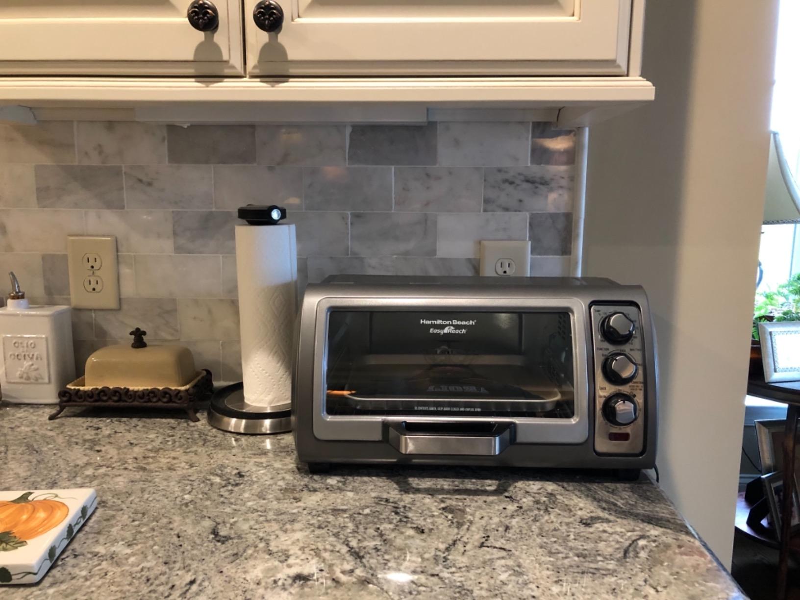 Hamilton Beach Easy Reach 6 Slice Countertop Convection Toaster Oven customer photo 1