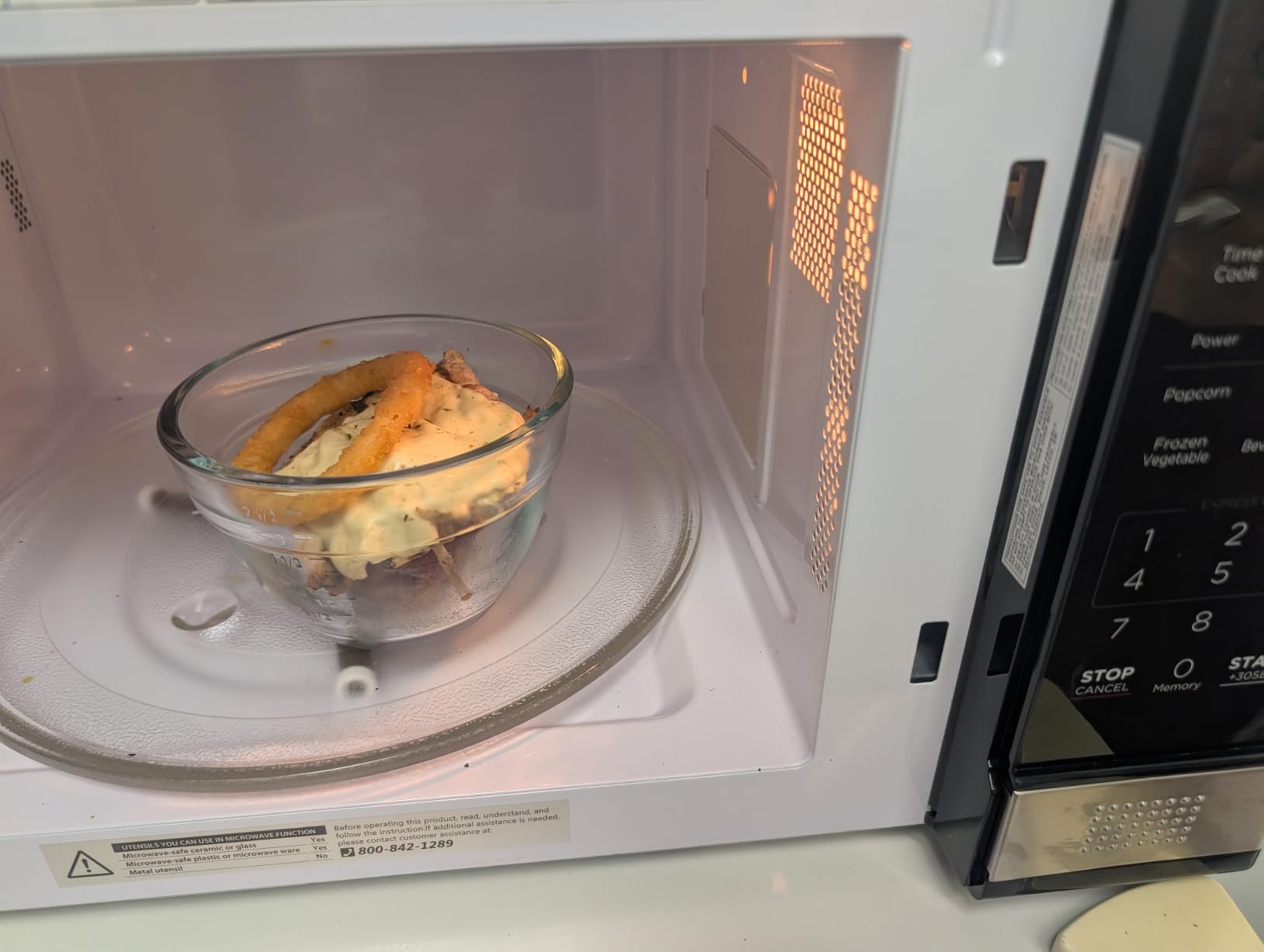 BLACK+DECKER Microwave Oven Countertop, 1.1 Cu.Ft, 1000W, Stainless Steel | Push-Button Door, Child Safety Lock, 6 Auto Cook Presets, 10 Power Levels customer photo 1