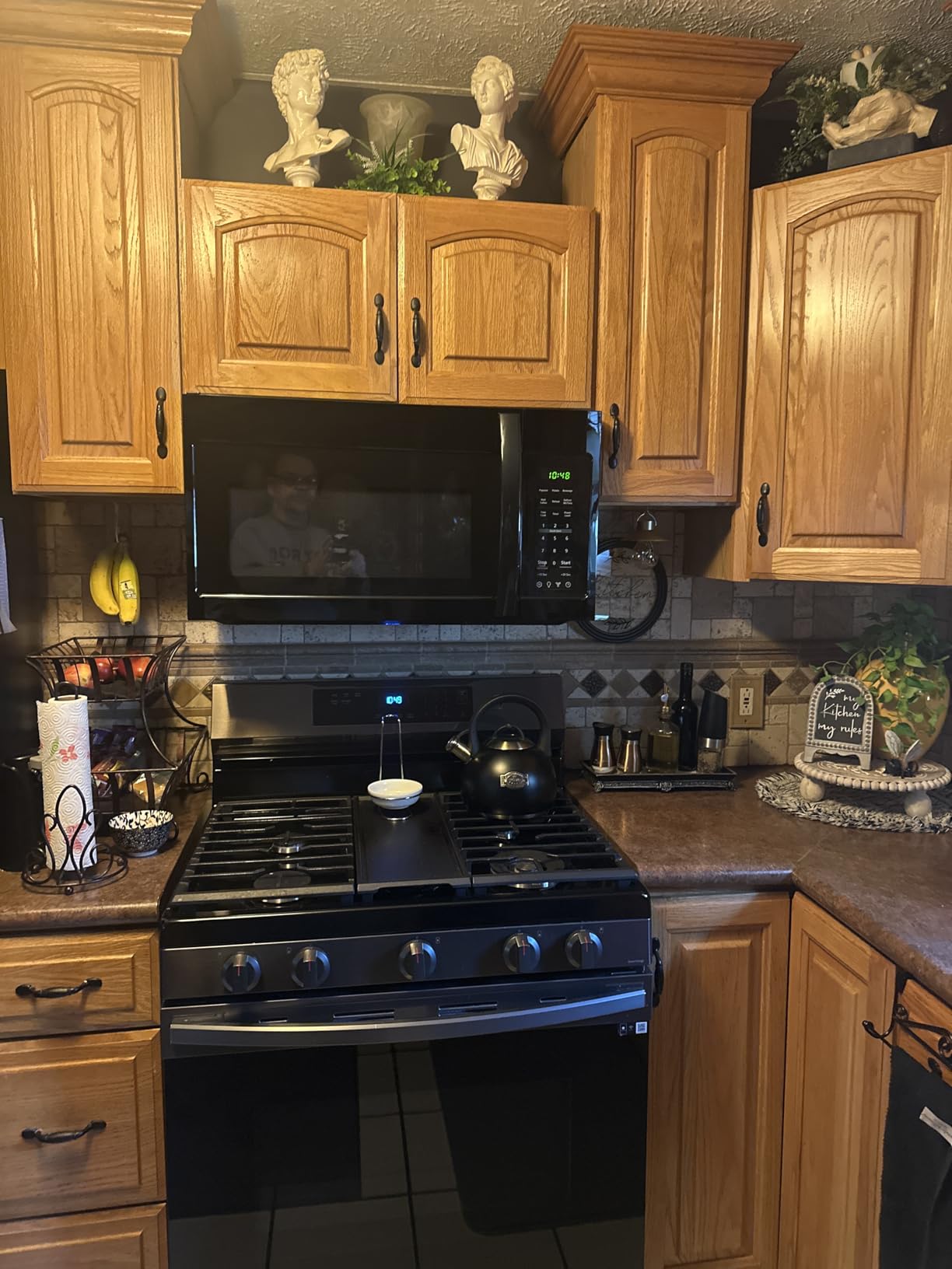 BLACK+DECKER Digital Microwave Oven with Turntable Push-Button Door, Child Safety Lock, Stainless Steel, 0.9 Cu Ft customer photo 2
