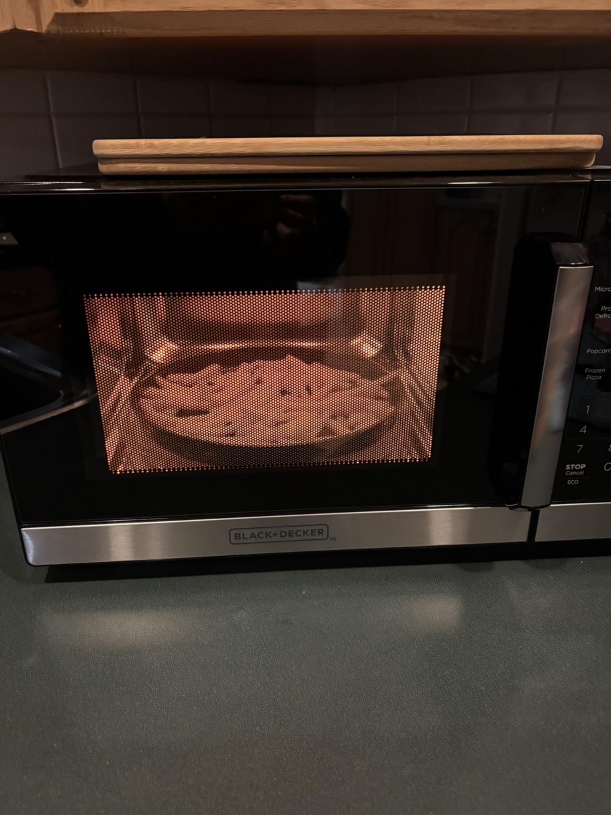 BLACK+DECKER Countertop Microwave Oven, 0.7 Cu.Ft, 700W, Stainless Steel customer photo 2