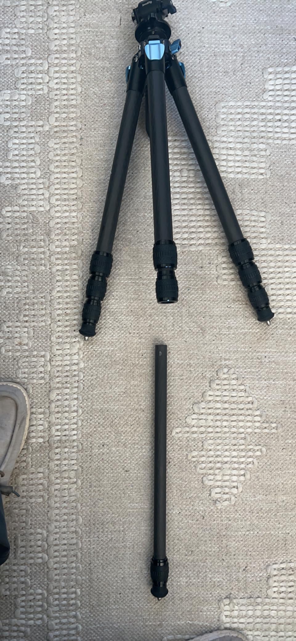 SIRUI AM-124 Carbon Fiber Travel Tripod, Triangular Center Column | 62.6