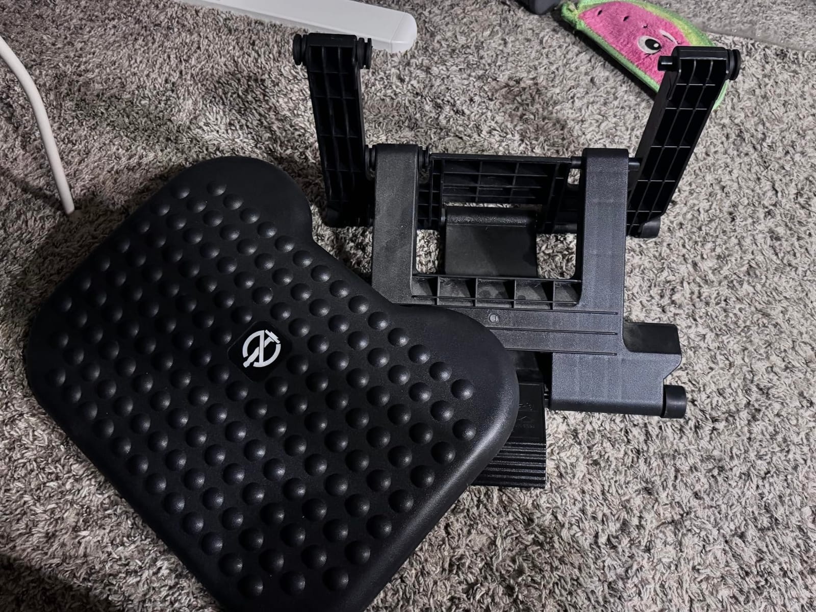 HUANUO Adjustable Desk Footrest, Foot Rest for Under Desk at Work with Massage, Adjustable Foot Stool with 3 Height Position & 30 Degree Tilt Angle Adjustment for Home, Office customer photo 1