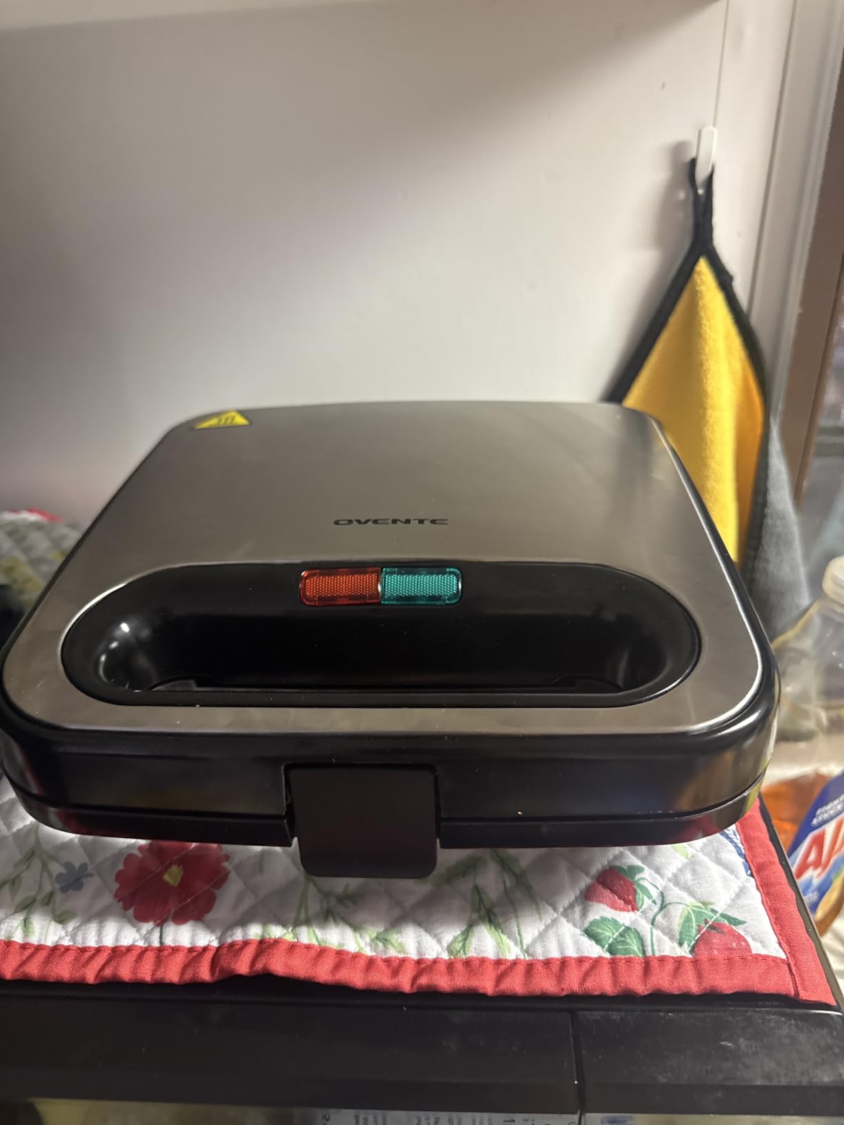 OVENTE Electric Sandwich Maker, 750W Non-Stick Plates, Black GPS401B | Perfect for Grilled Cheese, Tuna Melts, Omelets, French Toast, Breakfast Favorites customer photo 2