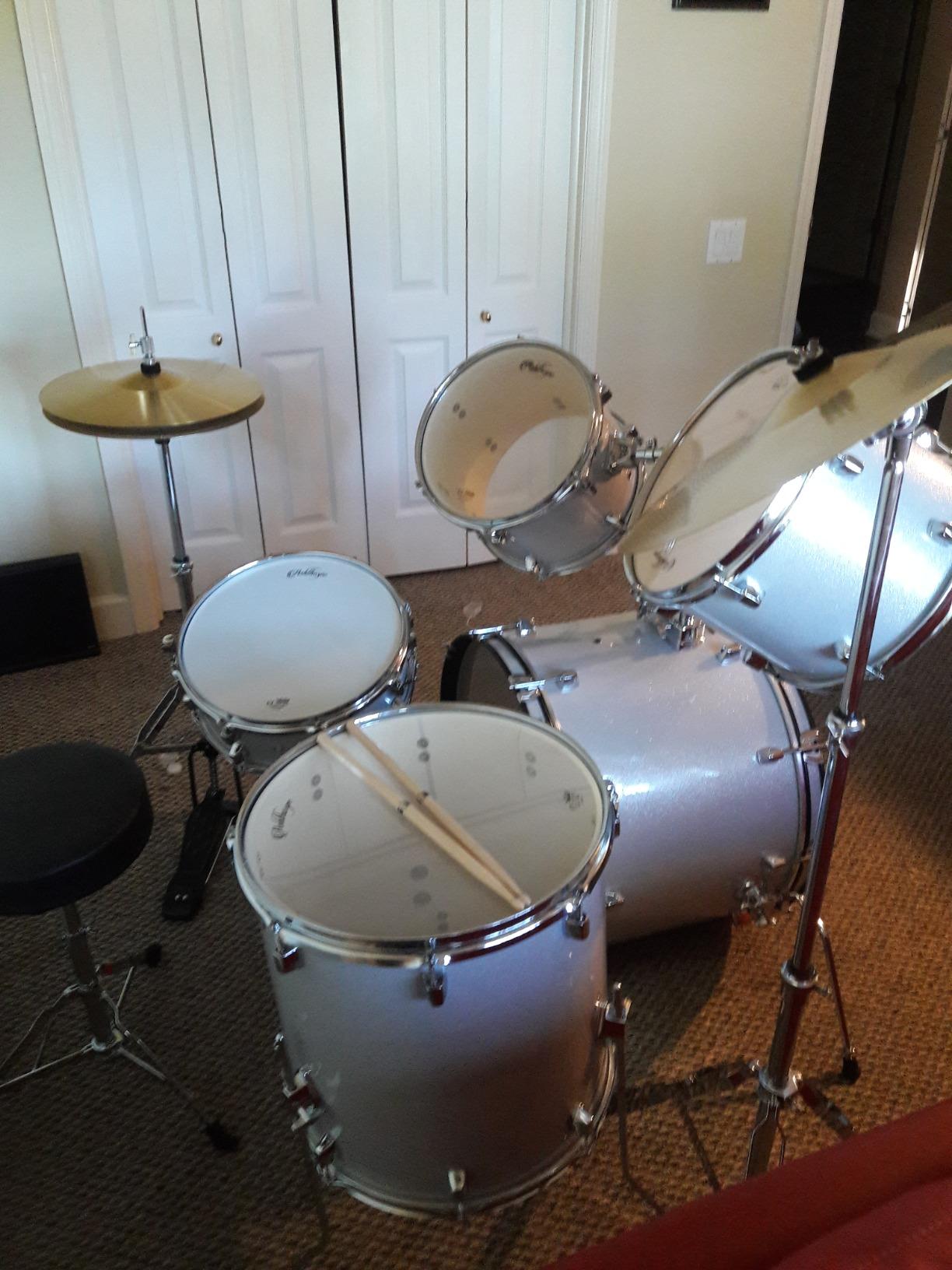 Ashthorpe 5-Piece Full Size Adult Drum Set with Remo Heads & Premium Brass Cymbals - Complete Professional Percussion Kit with Chrome Hardware - Red customer photo 2