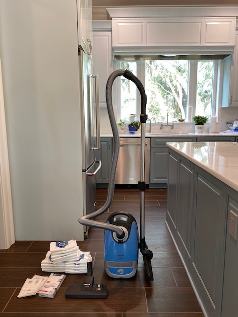 Miele Classic C1 Turbo Team Vacuum for Hard Floors & Low-Med Pile Carpet customer photo 2