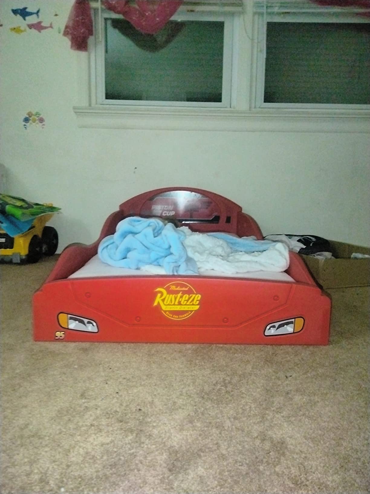 Delta Children Disney/Pixar Cars Lightning McQueen Plastic Toddler Bed customer photo 2