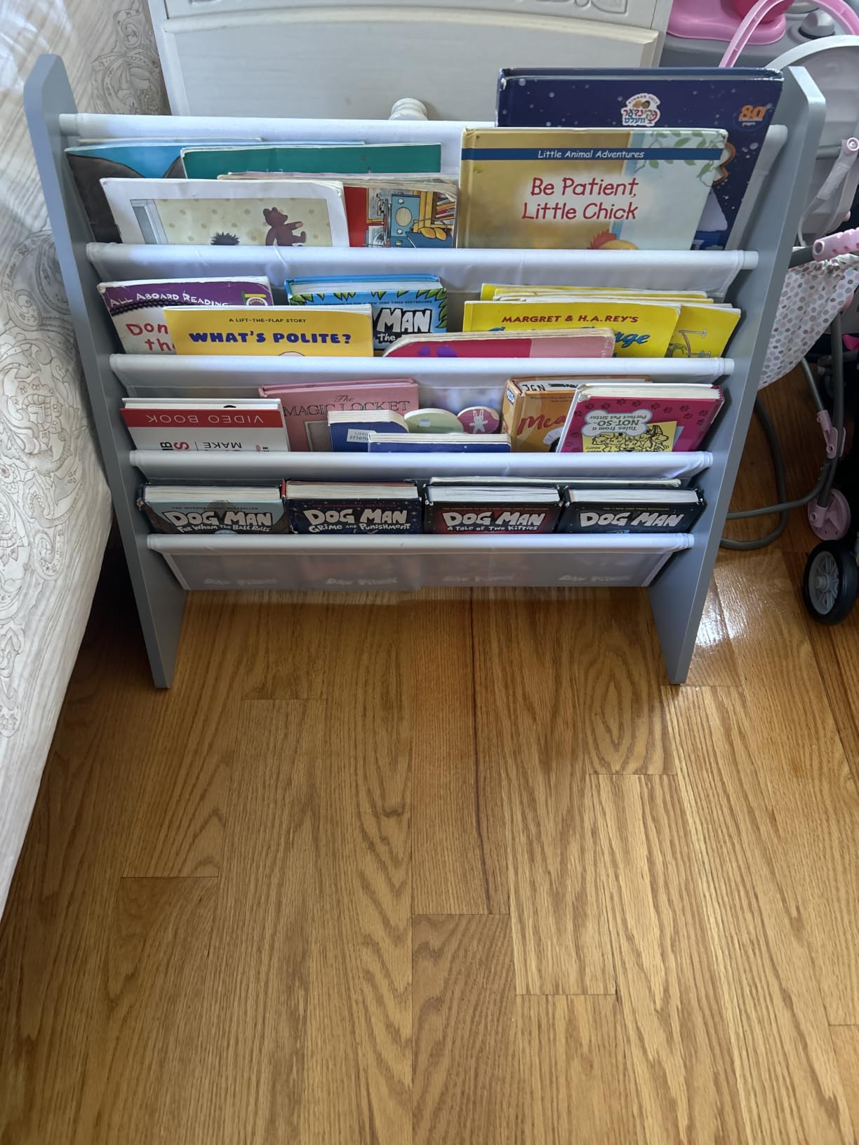 Humble Crew Kids Bookshelf, 4-Tier Front-Facing Book Display Organizer, Montessori Toddler Bookcase for Playroom, Bedroom & Reading Corner, Natural Wood/White customer photo 2