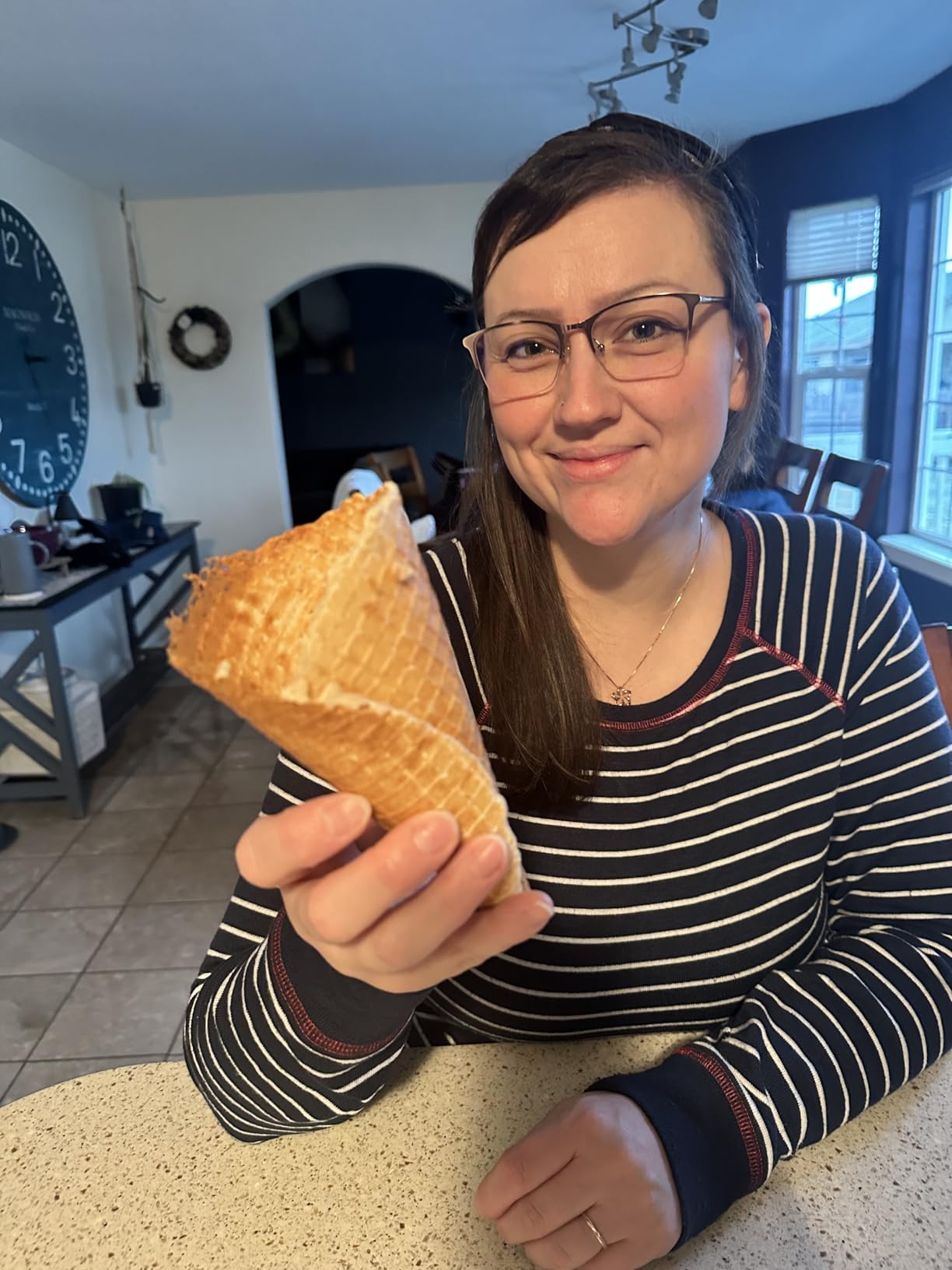 Dyna-Living Waffle Cone Maker Commercial Ice Cream Waffle Cone Machine customer photo 2