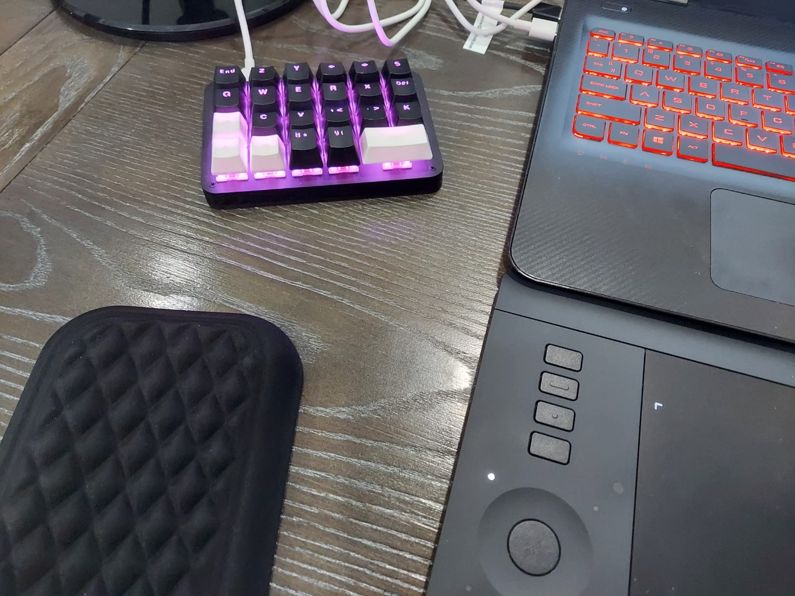 Koolertron One Handed Macro Mechanical Keyboard, RGB LED Backlit Portable Mini One-Handed Mechanical Gaming Keypad 23 Fully Programmable Keys Red Switches (RGB Backlit/Red switches) customer photo 2