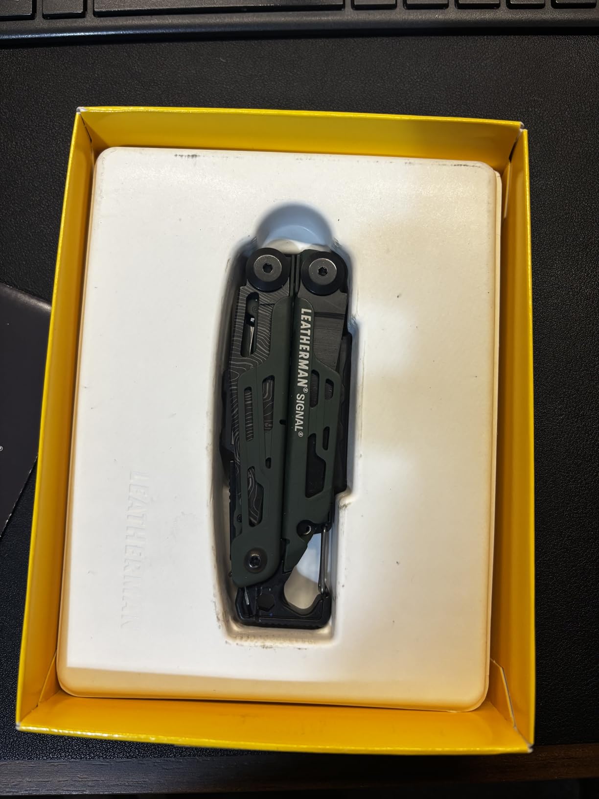 LEATHERMAN Signal 19-in-1 Multi-Tool, Coyote Tan | Ferrocerium Fire Starter, Emergency Whistle & Diamond-Coated Sharpener for Camping, Hiking & Survival, Made in USA customer photo 1