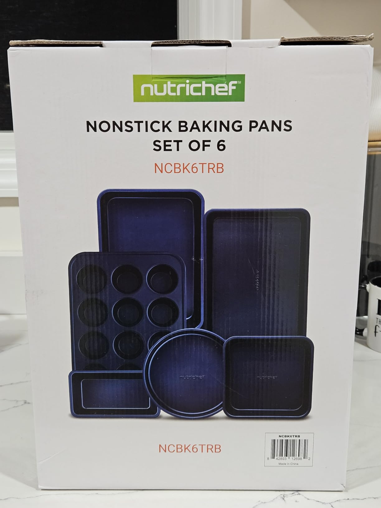 NutriChef 6-Piece Nonstick Bakeware Set, Carbon Steel Baking Pans Set, Includes Cookie Sheets, Wide & Square Bake Pans, Bread Loaf & Round Cake Pan, Muffin Pan - Gold customer photo 1