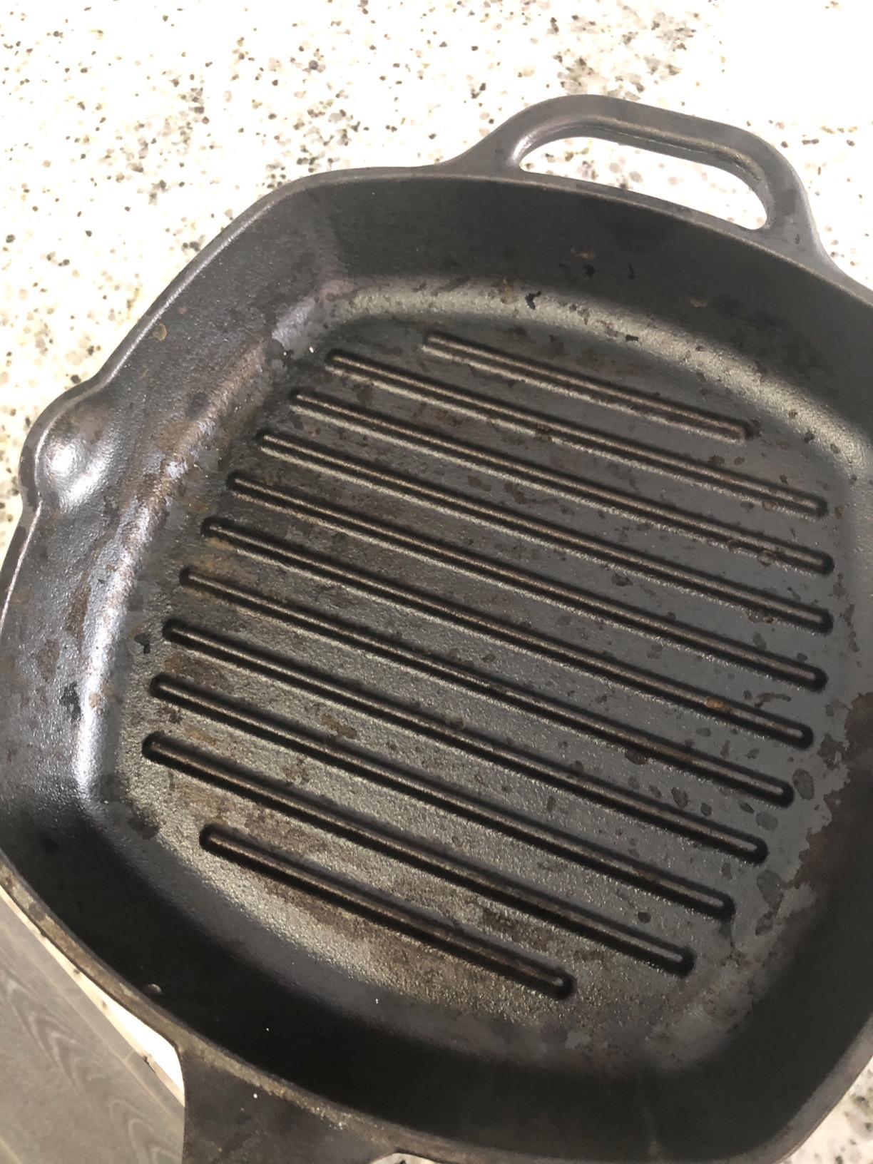 Victoria Cast Iron Square Grill Pan with Double Loop Handles, Made in Colombia, 10 Inches customer photo 1